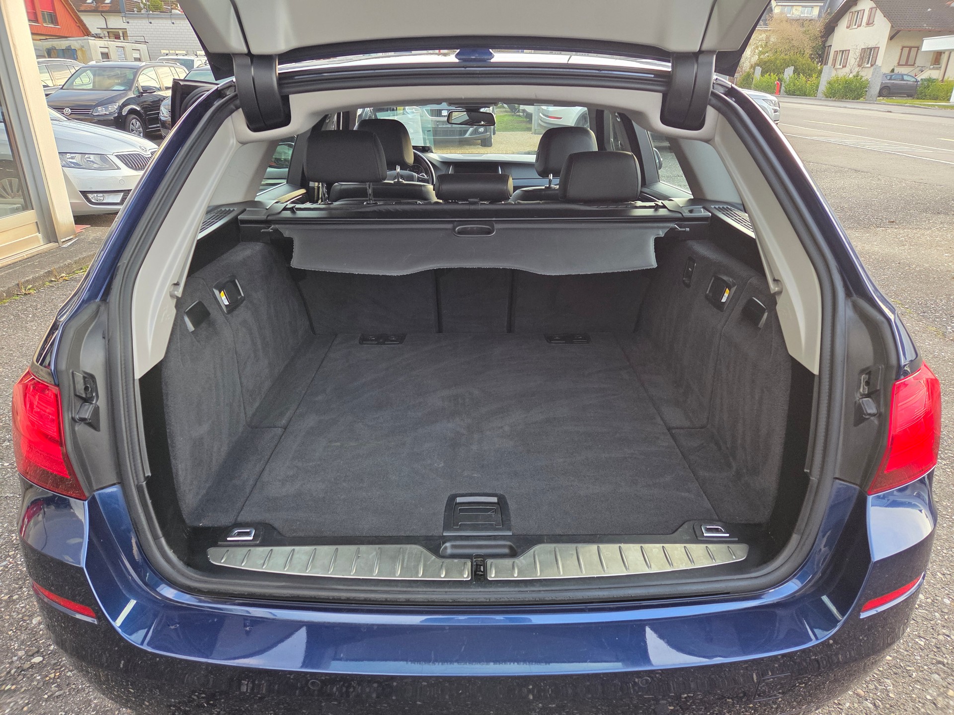 BMW 520d Touring xDrive Steptronic-image-16