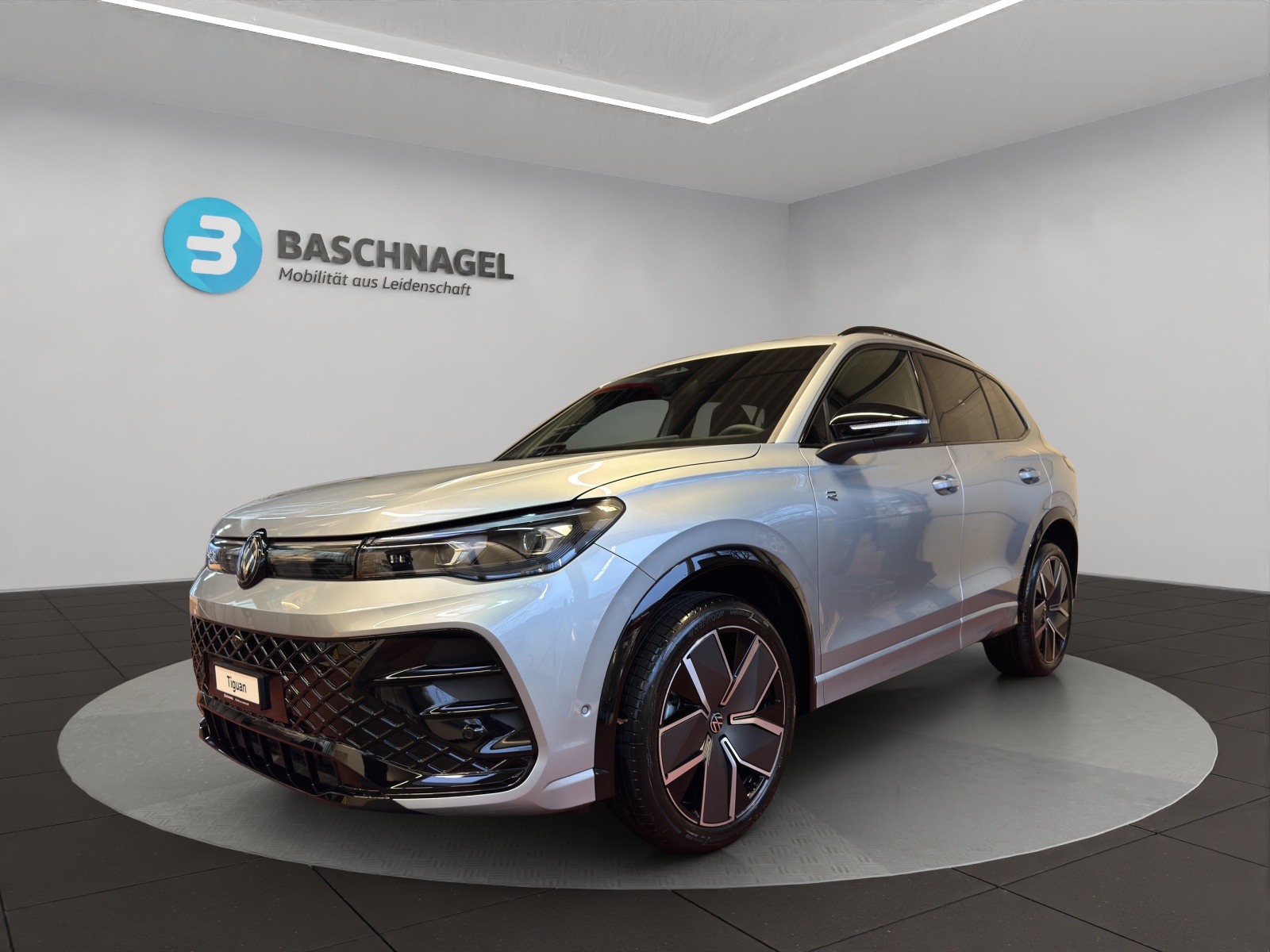 VW Tiguan 2.0 TSI DSG R-Line 4Motion-image-0