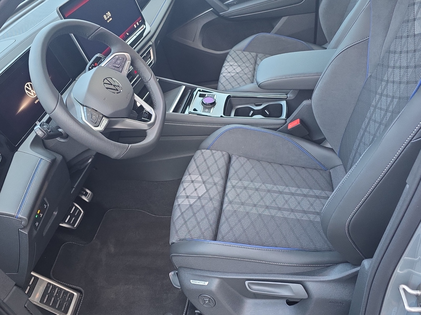 VW Tiguan 2.0 TSI DSG R-Line 4Motion-image-3