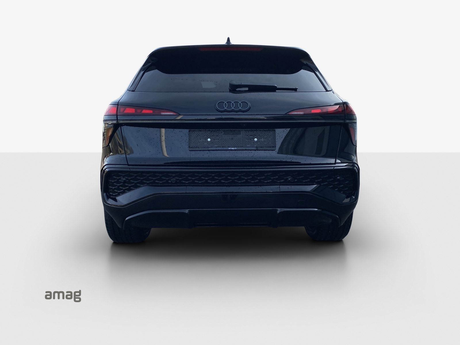 AUDI Q3 SUV 110 kW TFSI S tronic-image-3
