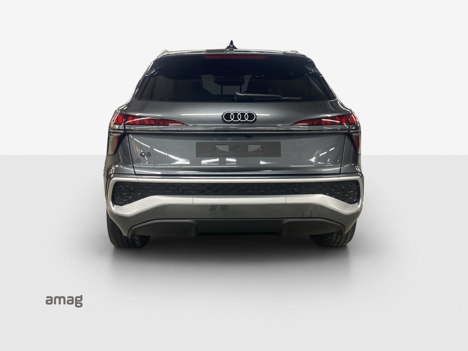 AUDI Q3 SUV 110 kW TFSI S tronic-image-3