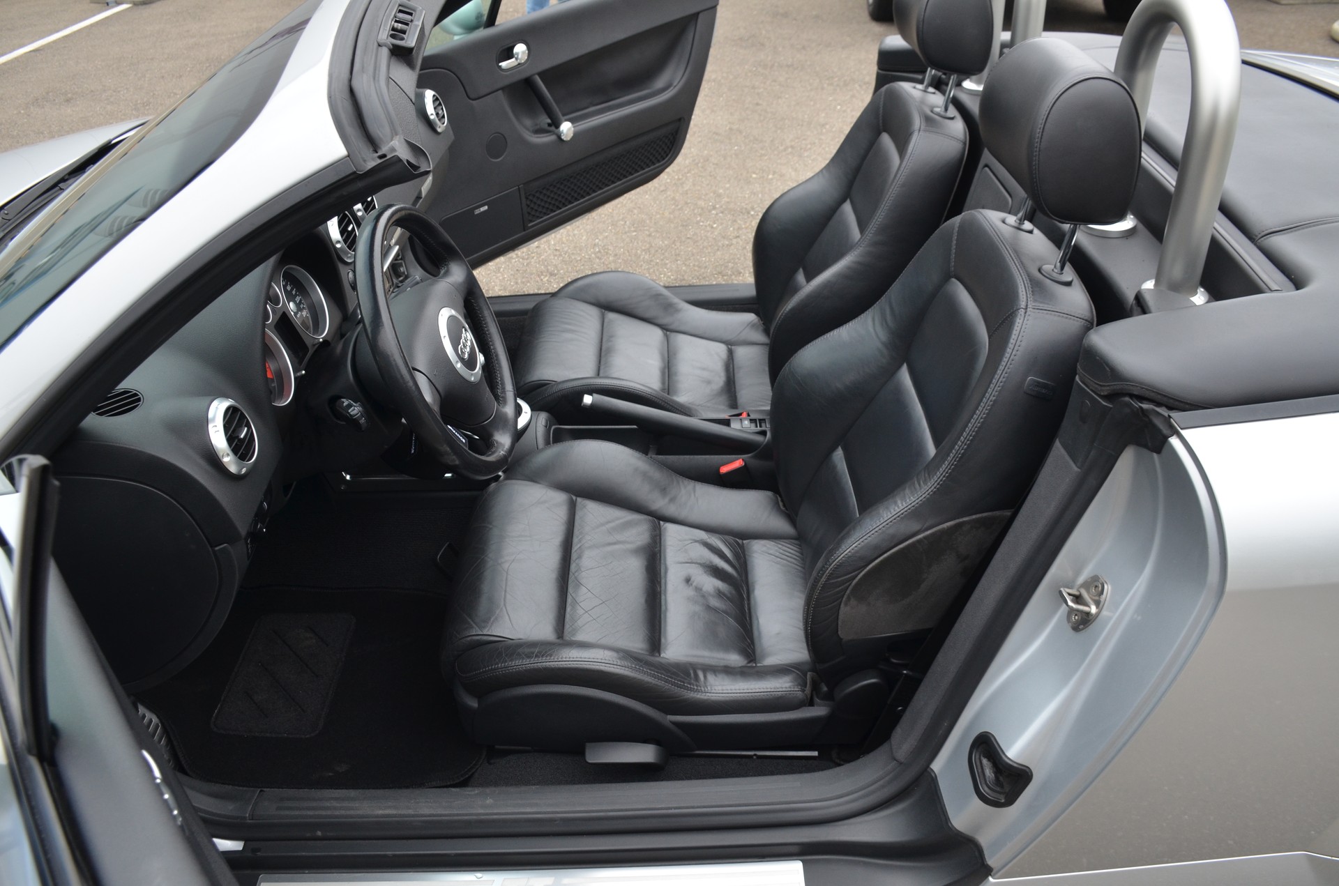 AUDI TT Roadster 1.8 T quattro-image-14