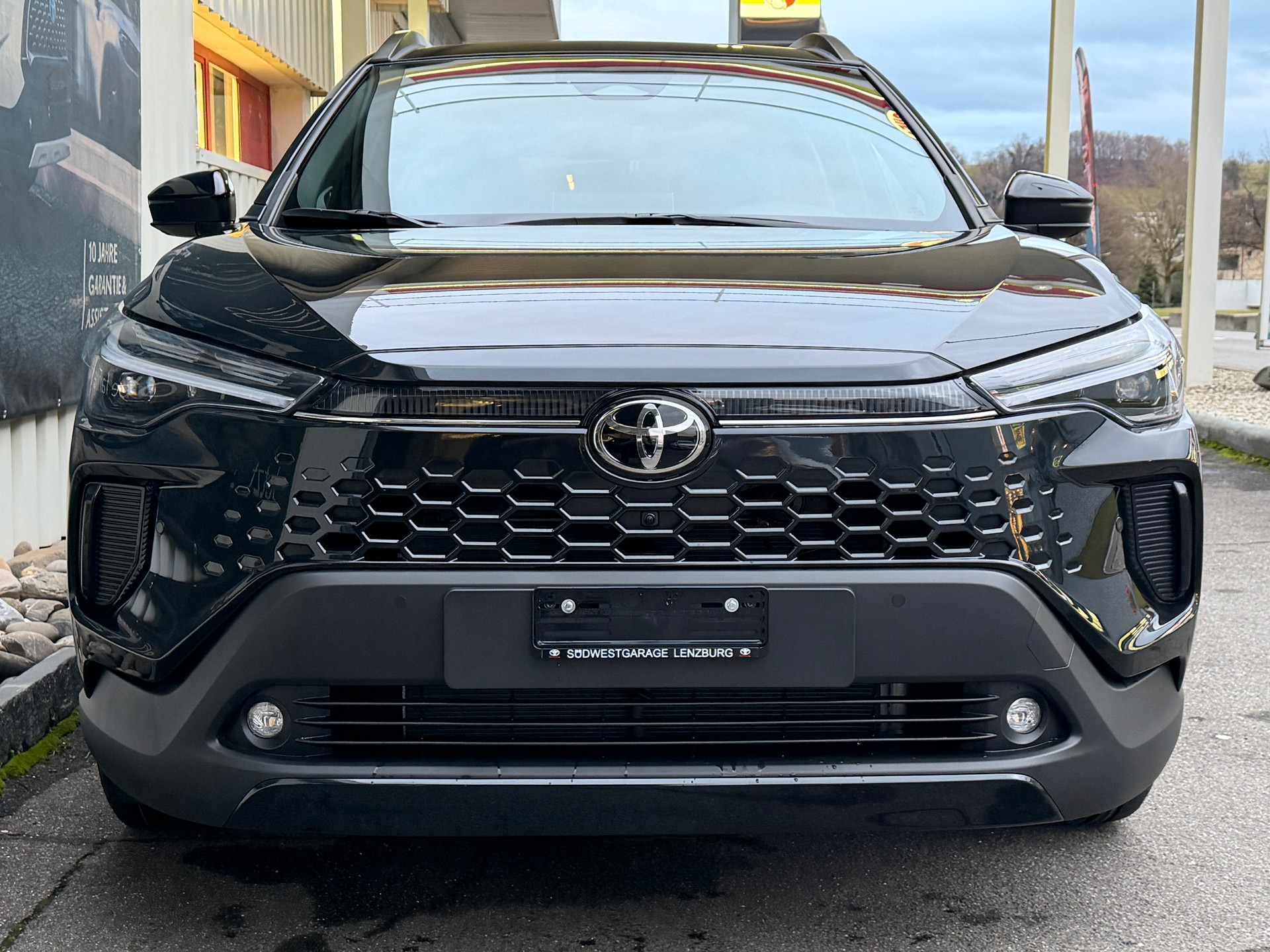 TOYOTA Corolla Cross 2.0 Premium e-CVT AWD-showroom-element-3