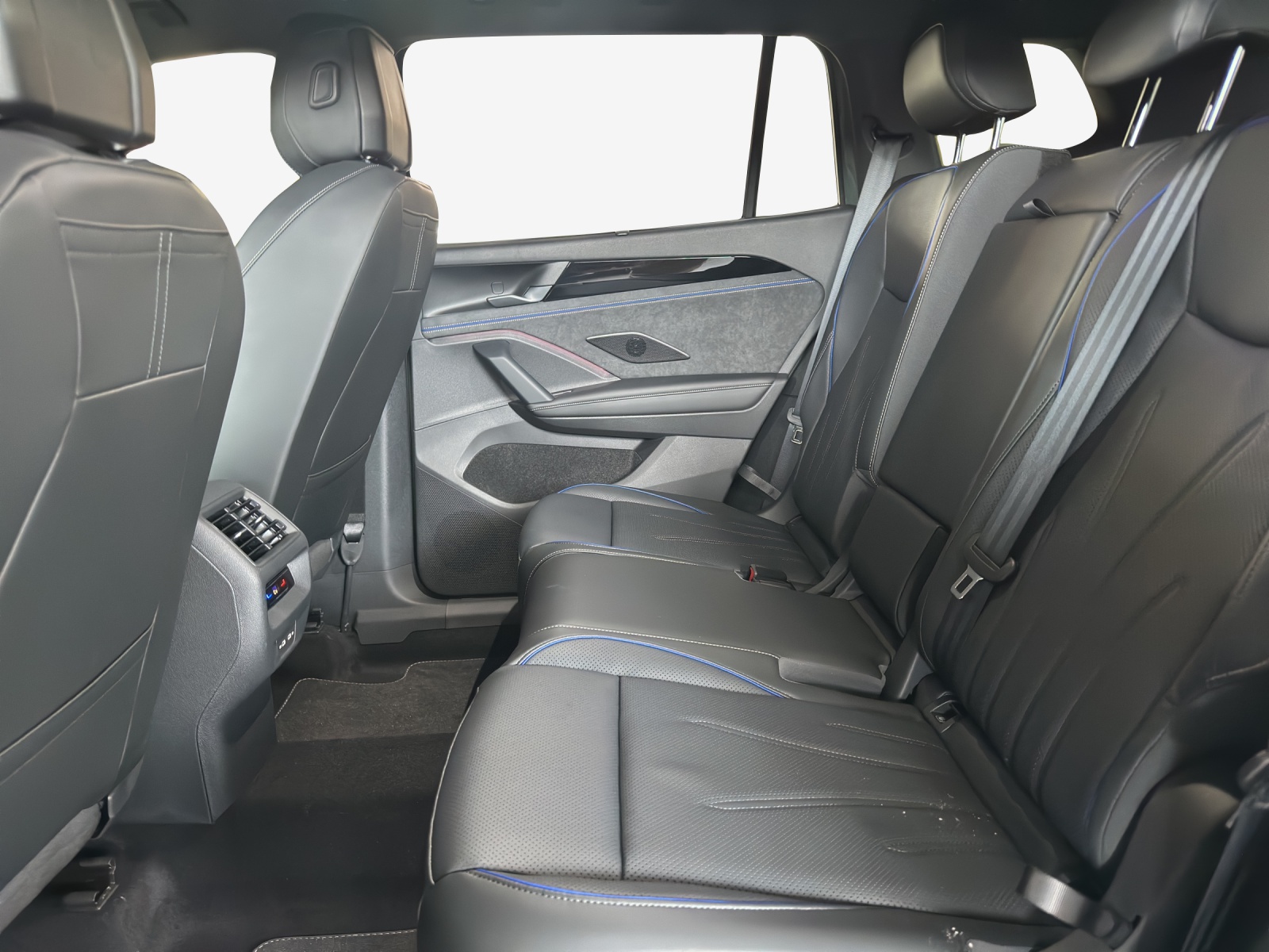 VW Tayron 1.5 TSI evo2 eHybrid R-Line DSG-image-11
