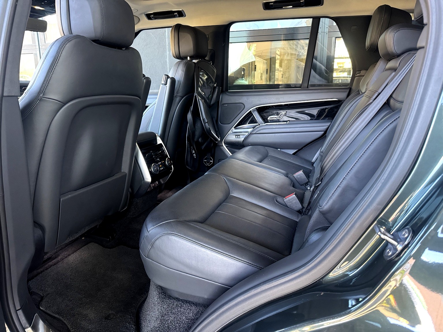 LAND ROVER Range Rover D250 3.0D I6 MHEV HSE Automatic-image-15