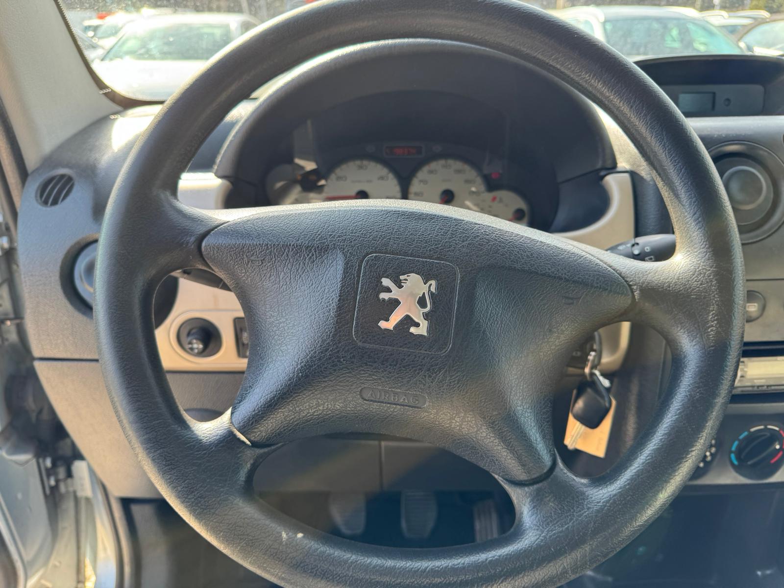 PEUGEOT Partner 1.4 XR-image-13