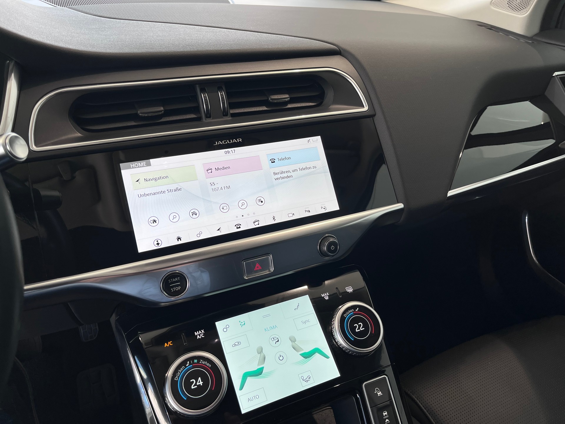 JAGUAR I-Pace EV400 HSE AWD-image-11