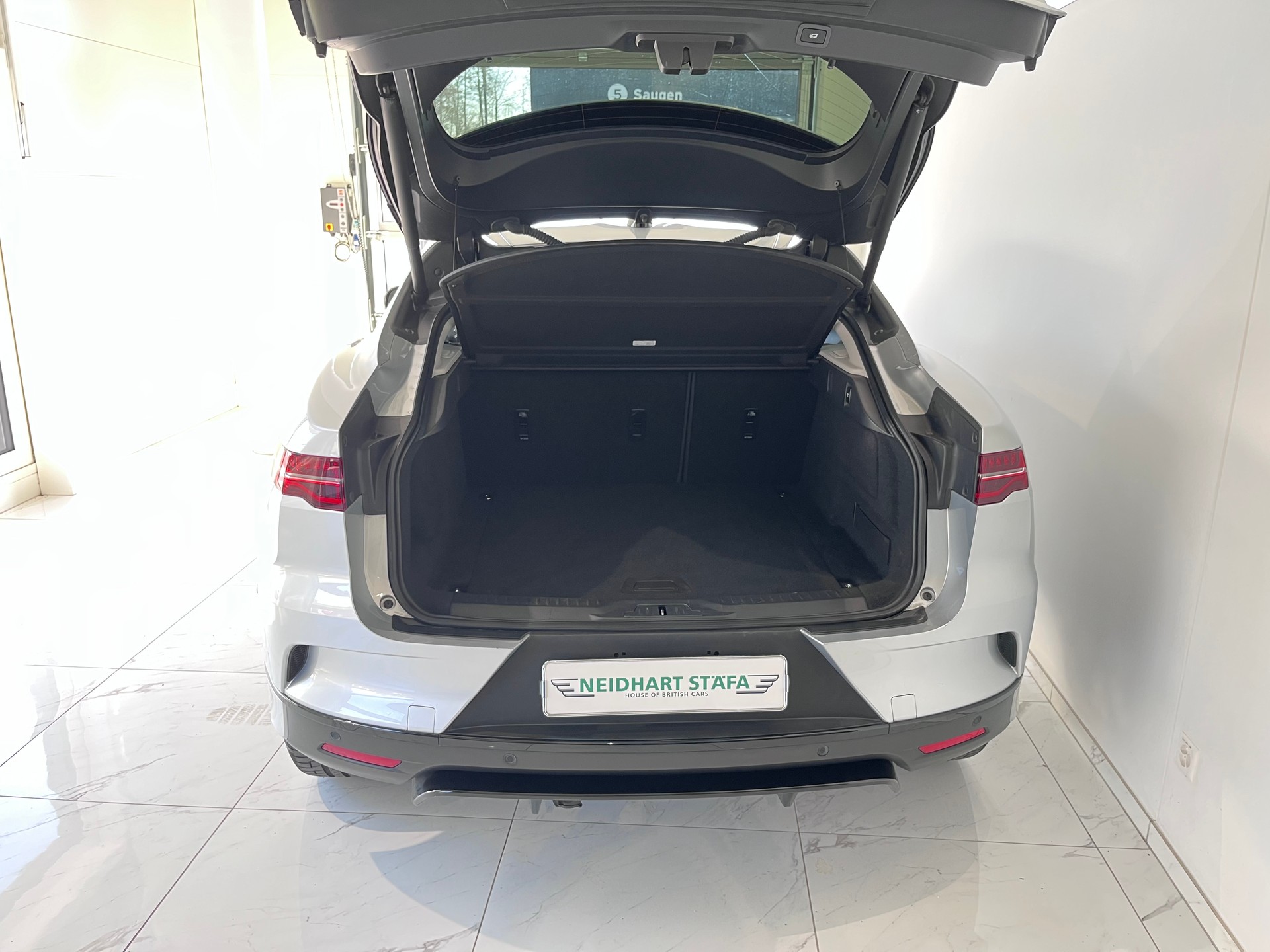 JAGUAR I-Pace EV400 HSE AWD-image-8