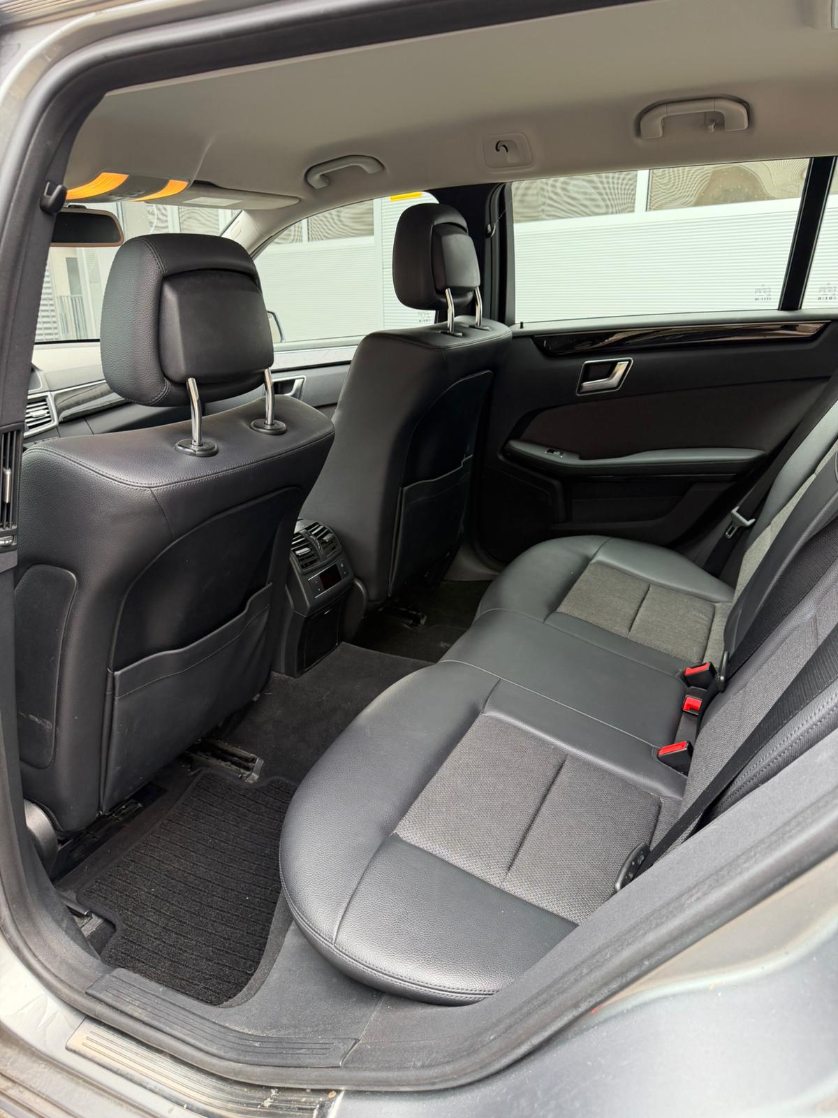 MERCEDES-BENZ E 350 CGI BlueEff. Avantgarde 4Matic 7G-Tronic-image-9