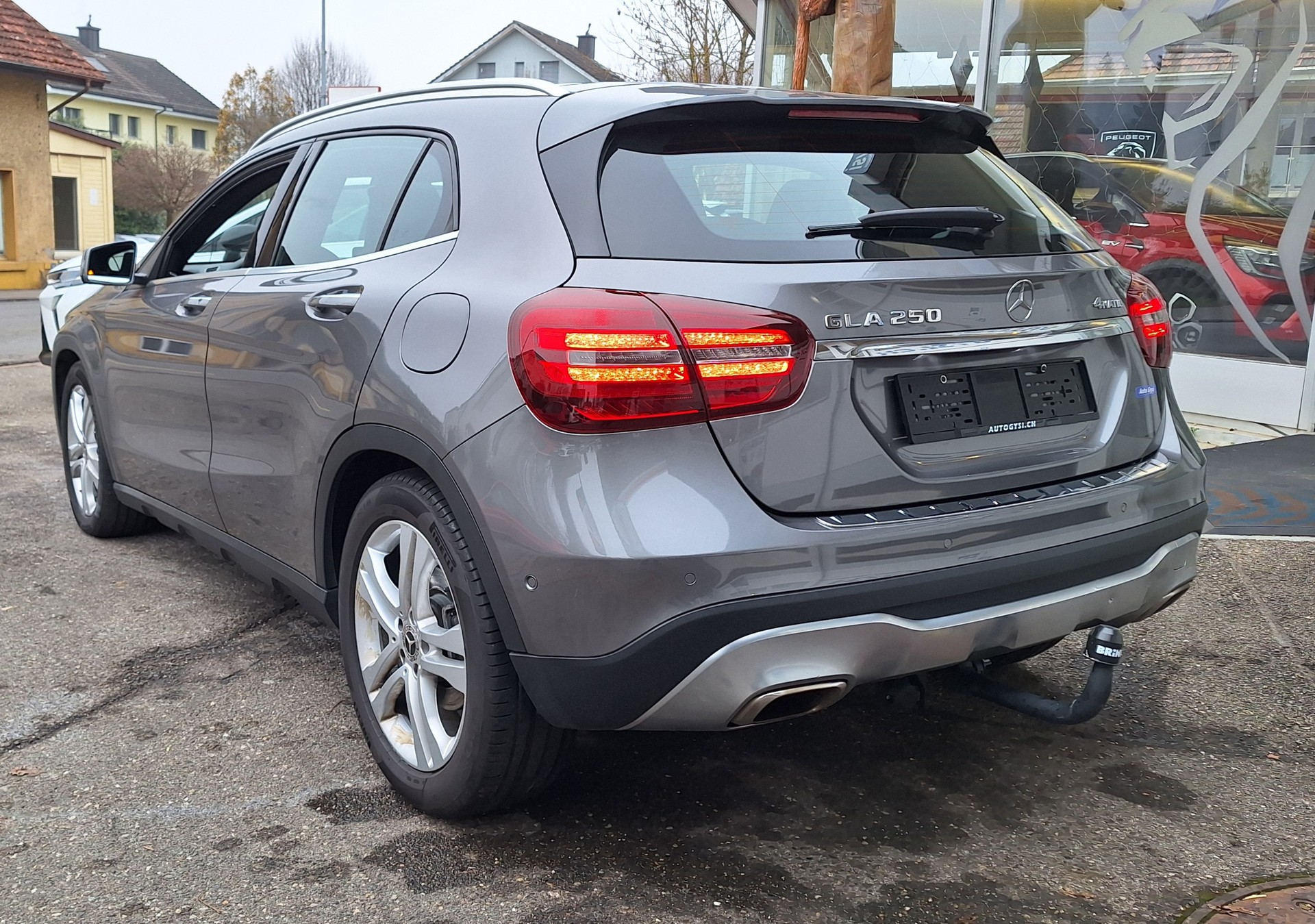 MERCEDES-BENZ GLA 250 Urban 4Matic-image-11