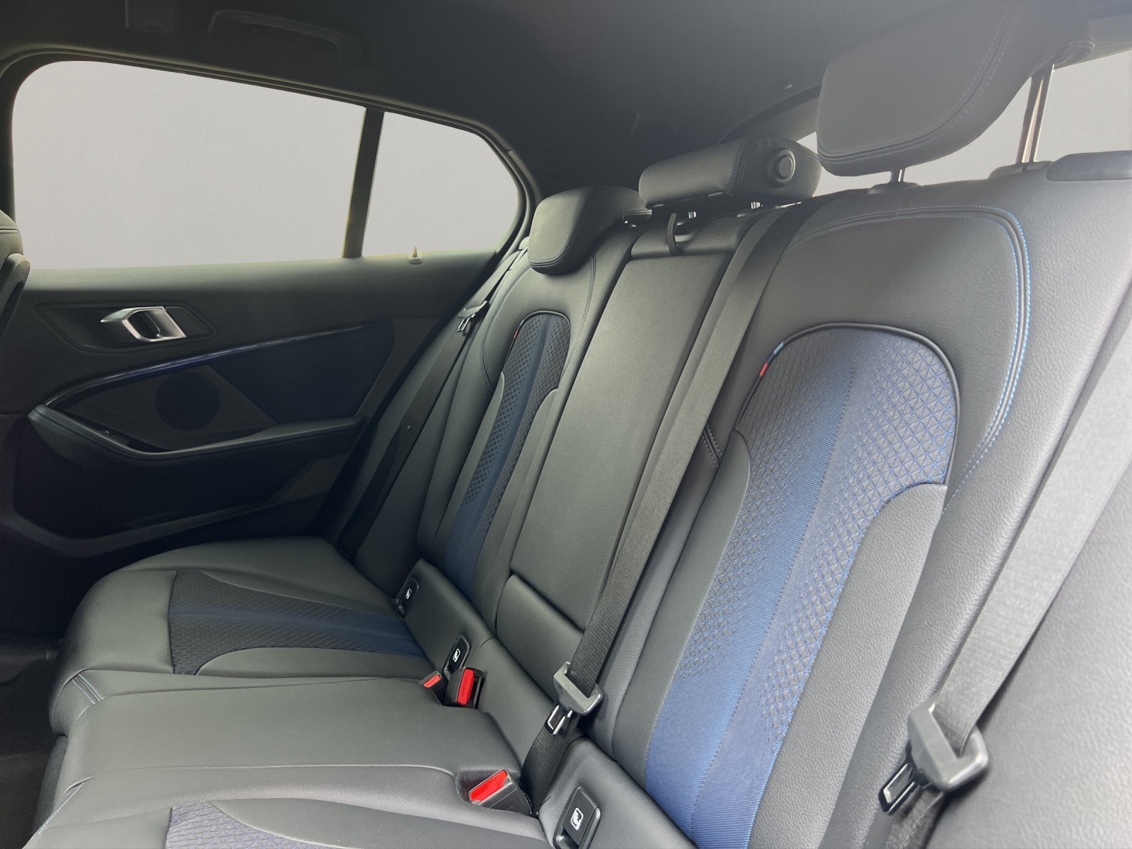BMW 118i M-Sport-image-13