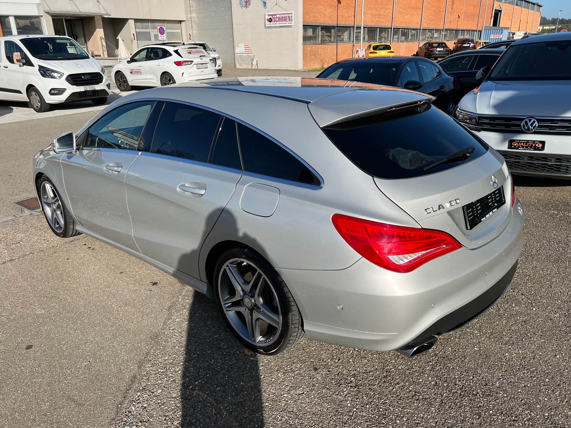 MERCEDES-BENZ CLA Shooting Brake 180 AMG Line 7G-DCT-image-2