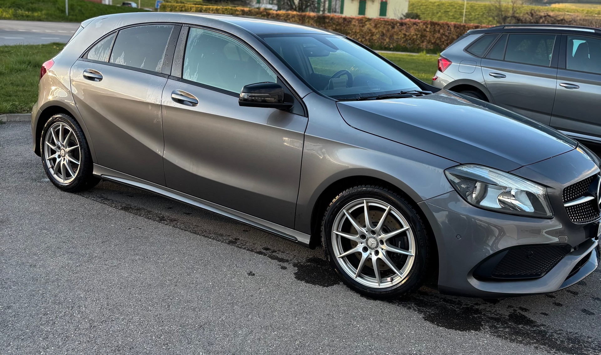MERCEDES-BENZ A 220 AMG Line 4Matic 7G-DCT-image-1