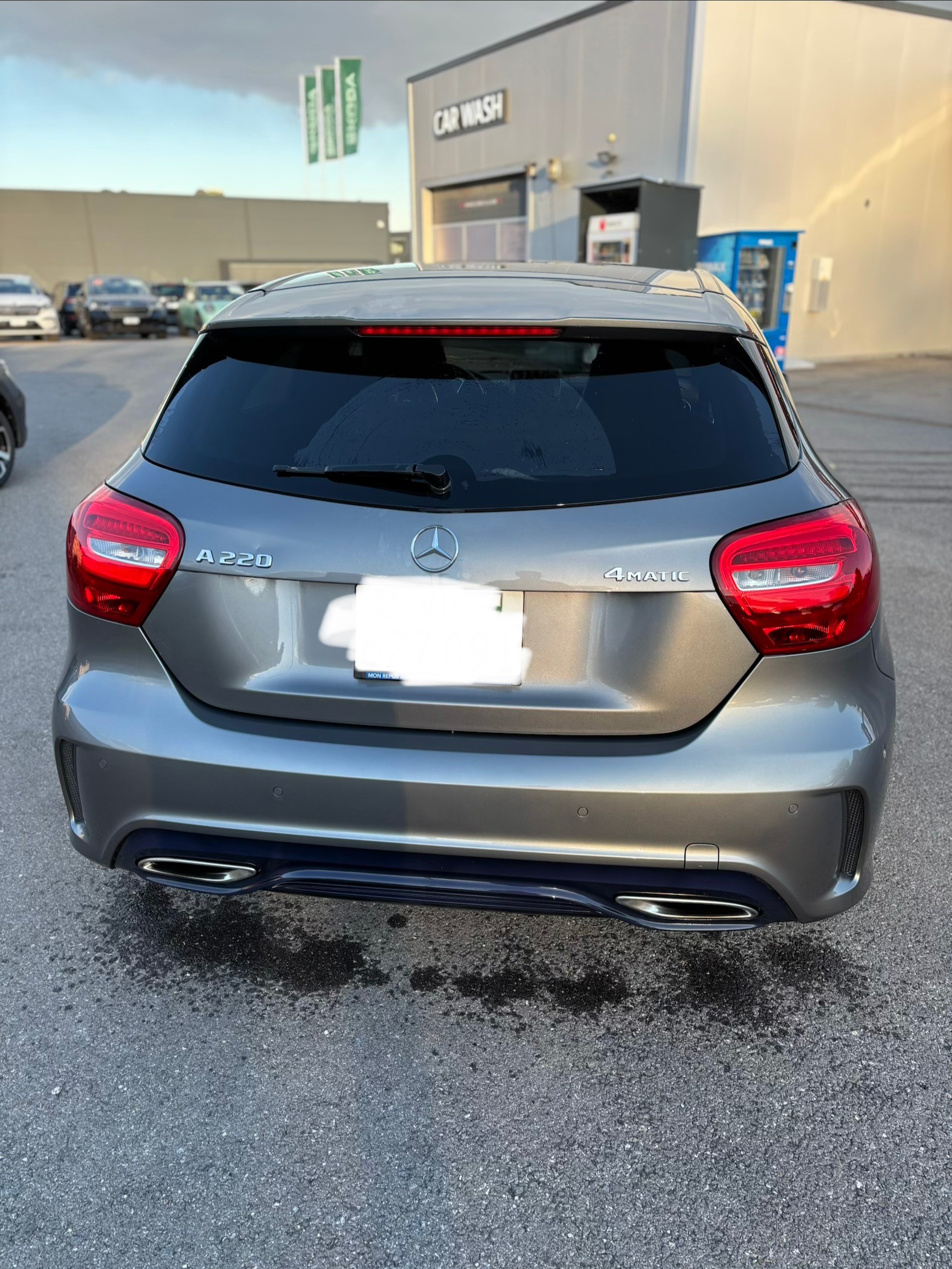 MERCEDES-BENZ A 220 AMG Line 4Matic 7G-DCT-image-2