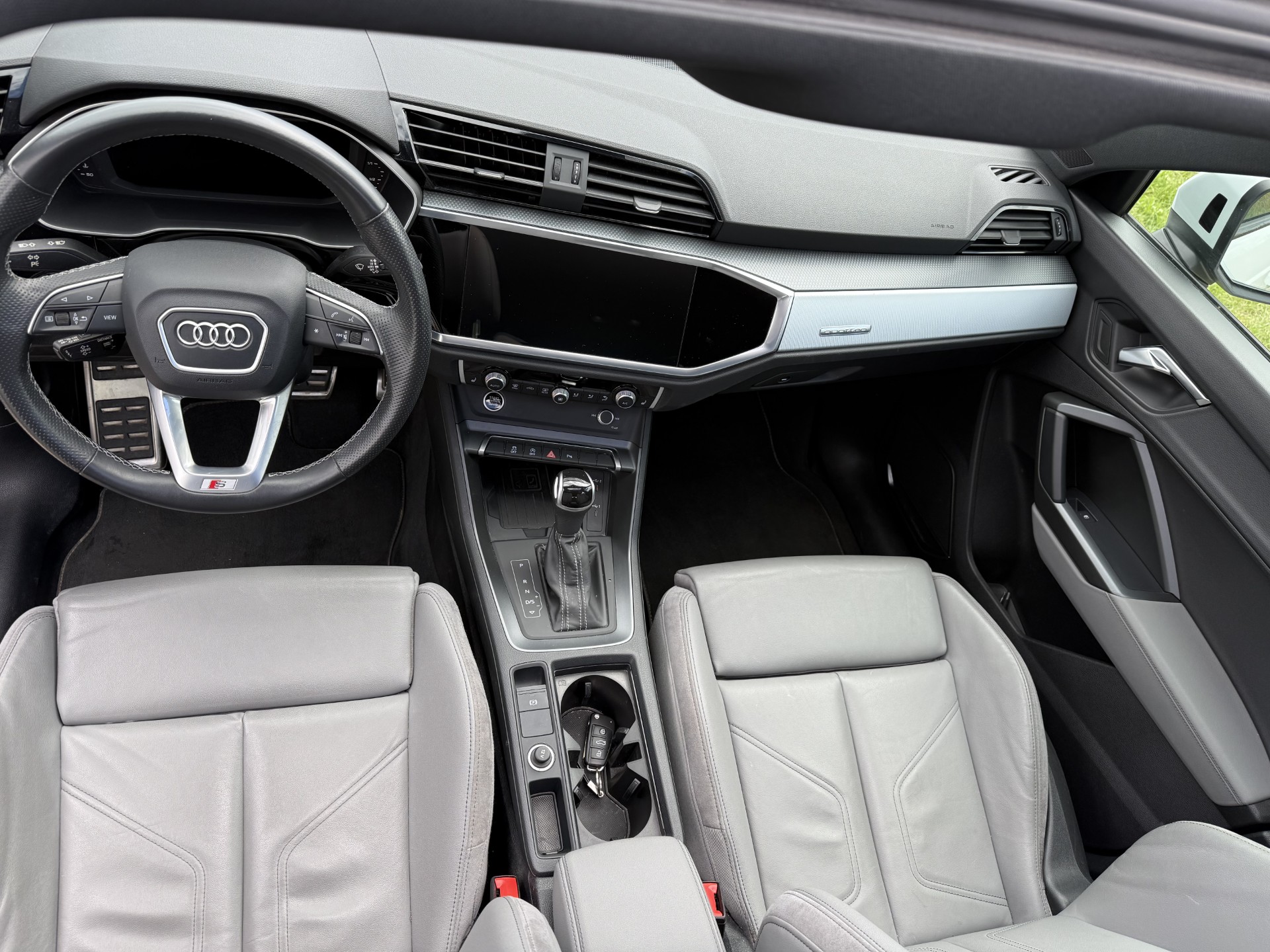 AUDI Q3 35 TDI S line Attraction quattro S-tronic-image-4