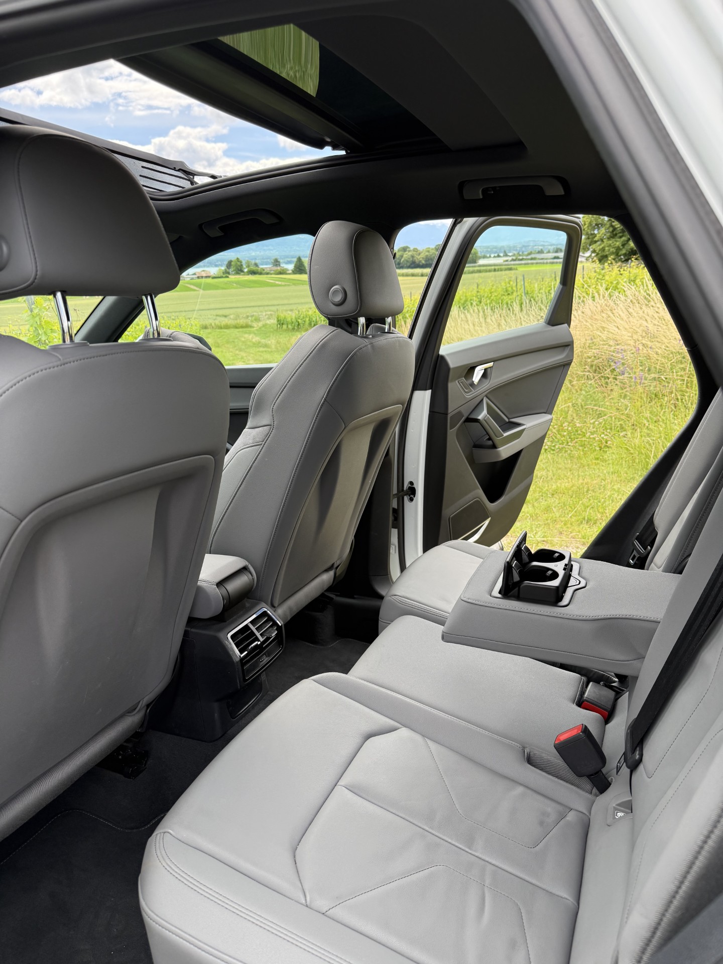 AUDI Q3 35 TDI S line Attraction quattro S-tronic-image-6