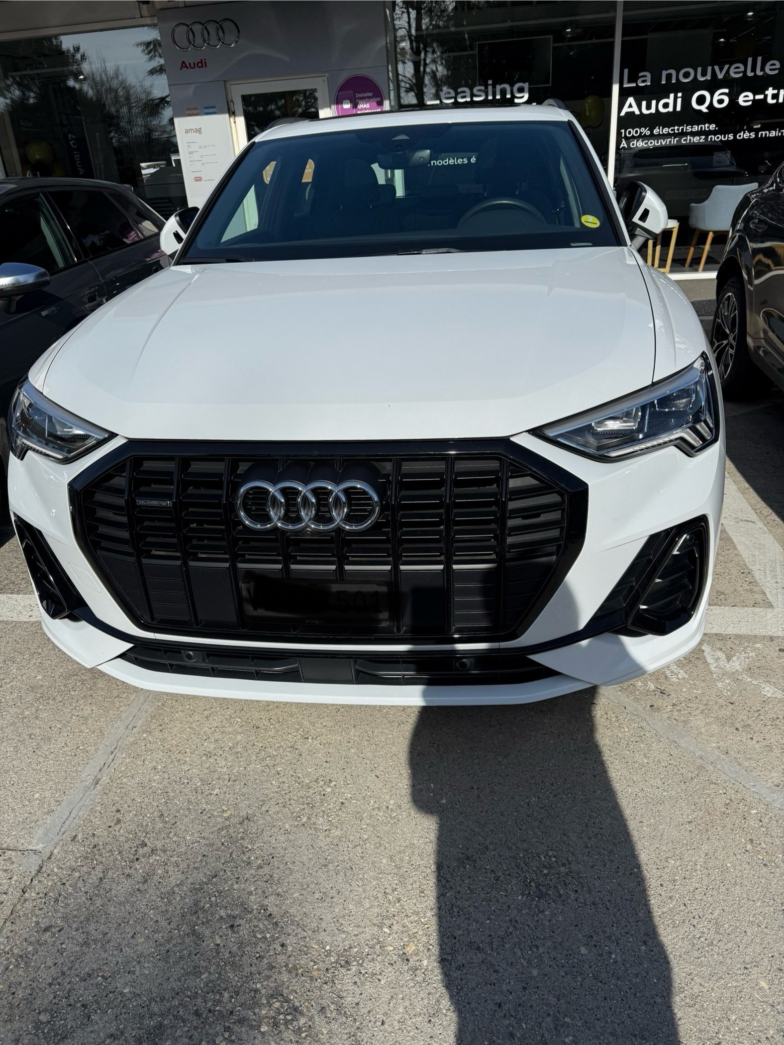 AUDI Q3 35 TDI S line Attraction quattro S-tronic-image-1