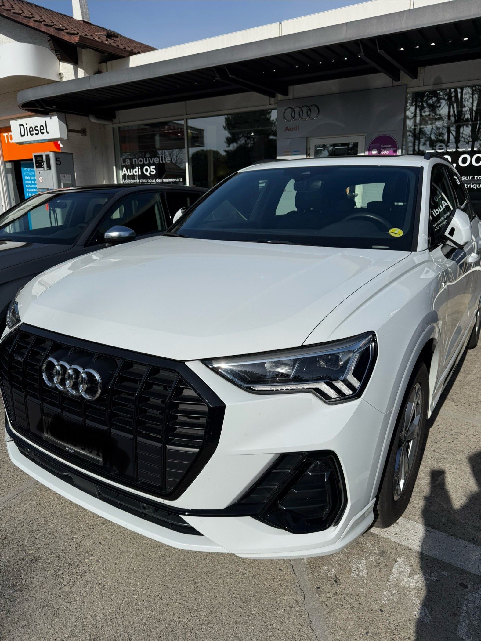AUDI Q3 35 TDI S line Attraction quattro S-tronic-image-0