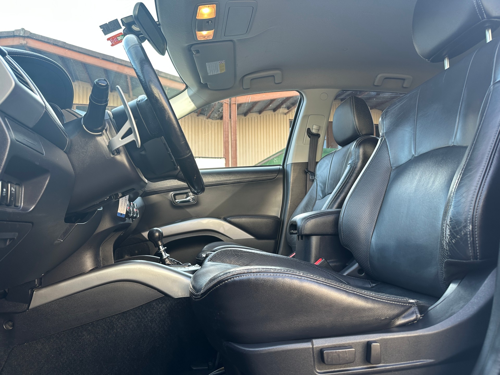 CITROEN C-Crosser 2.2 HDi Exclusive DCS6 7PL-image-9
