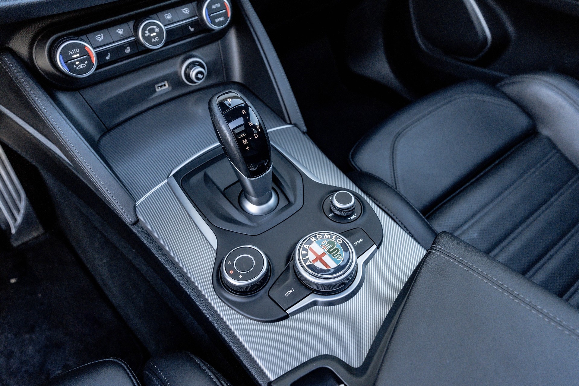 ALFA ROMEO Stelvio 2.2 JTDM Executive Q4 Automatic * FRISCH AB MFK * VOLLAUSSTATTUNG * HARMAN KARDON * WASSERPUMPE & ZAHNRIEMEN ERSETZT *-image-22