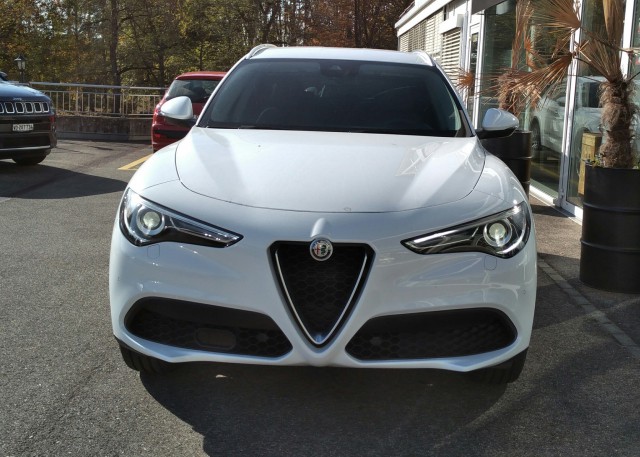 ALFA ROMEO Stelvio 2.0 Executive Q4 Automatic-image-2