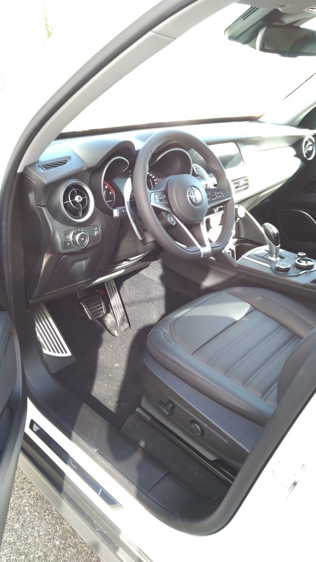 ALFA ROMEO Stelvio 2.0 Executive Q4 Automatic-image-0