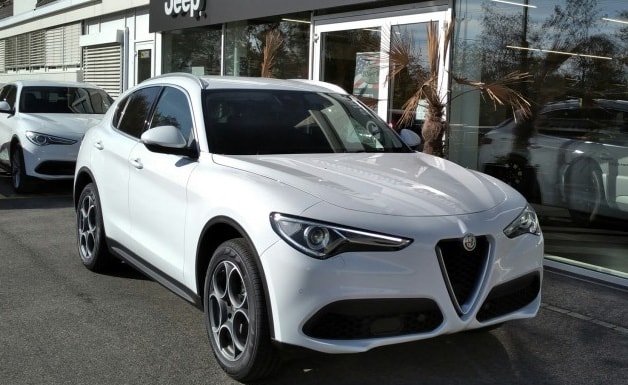 ALFA ROMEO Stelvio 2.0 Executive Q4 Automatic-image-4
