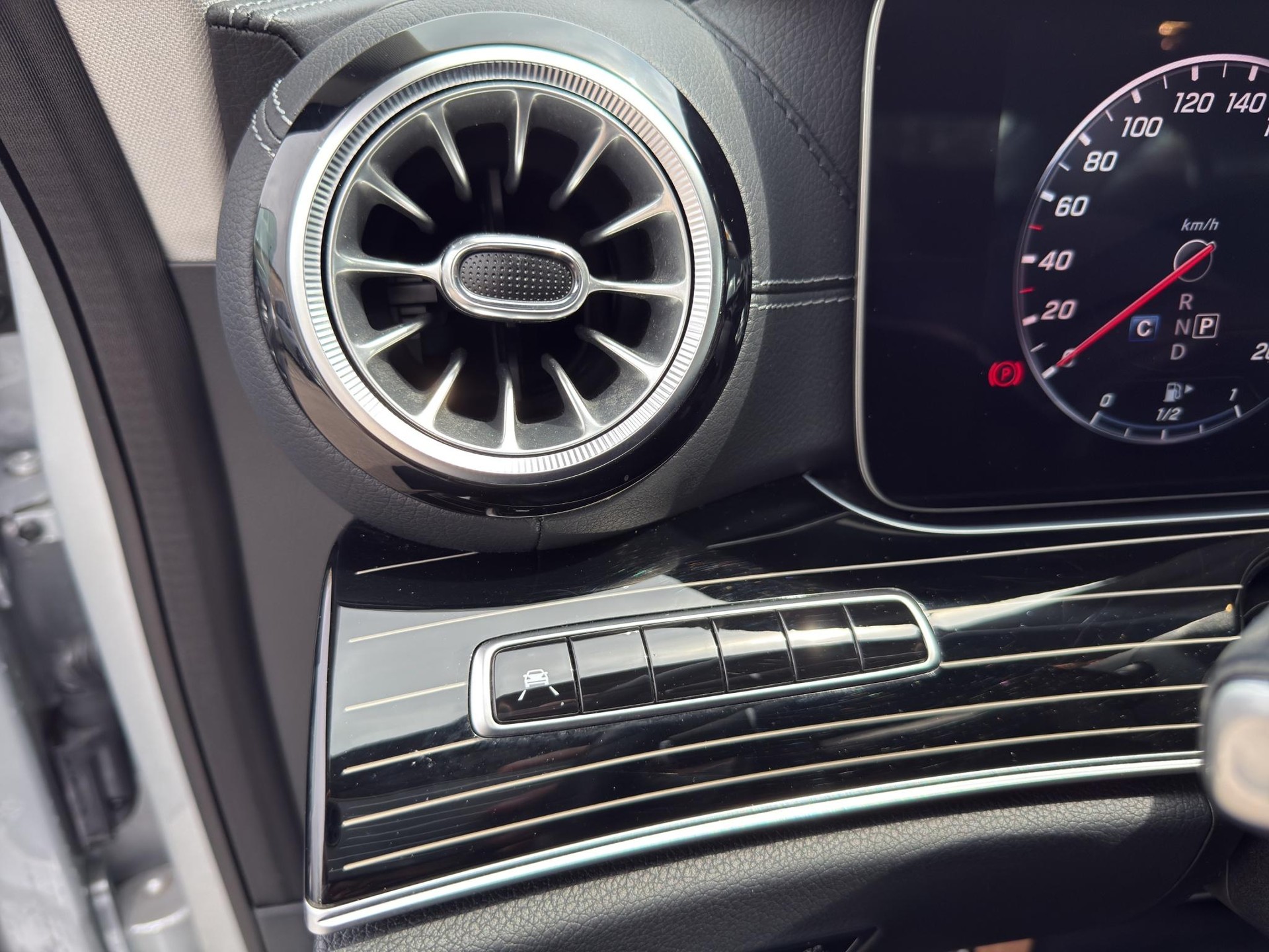 MERCEDES-BENZ CLS 450 4matic-image-11