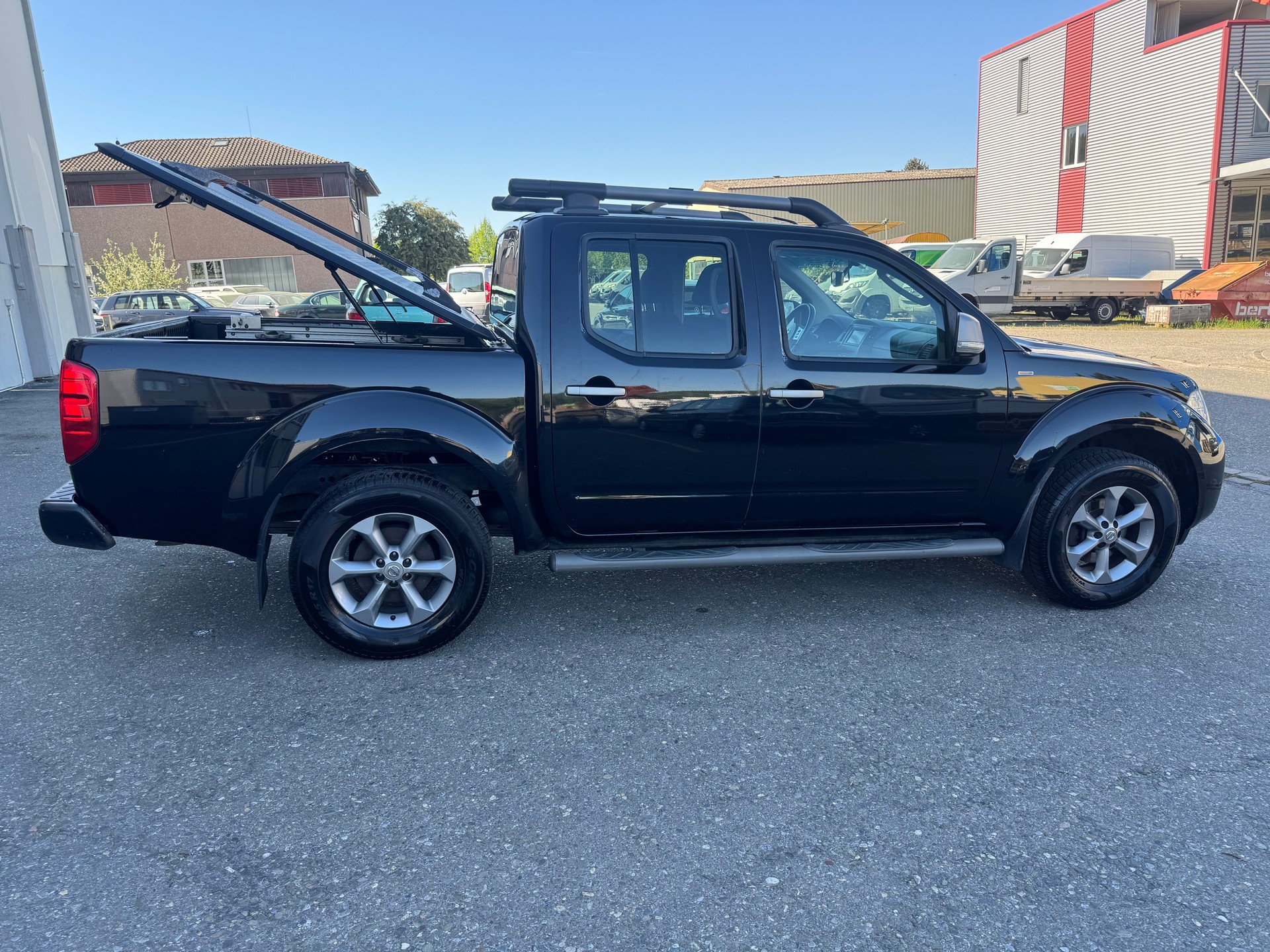 NISSAN Navara Double Cab 2.5 dCi 4WD Automat-image-4