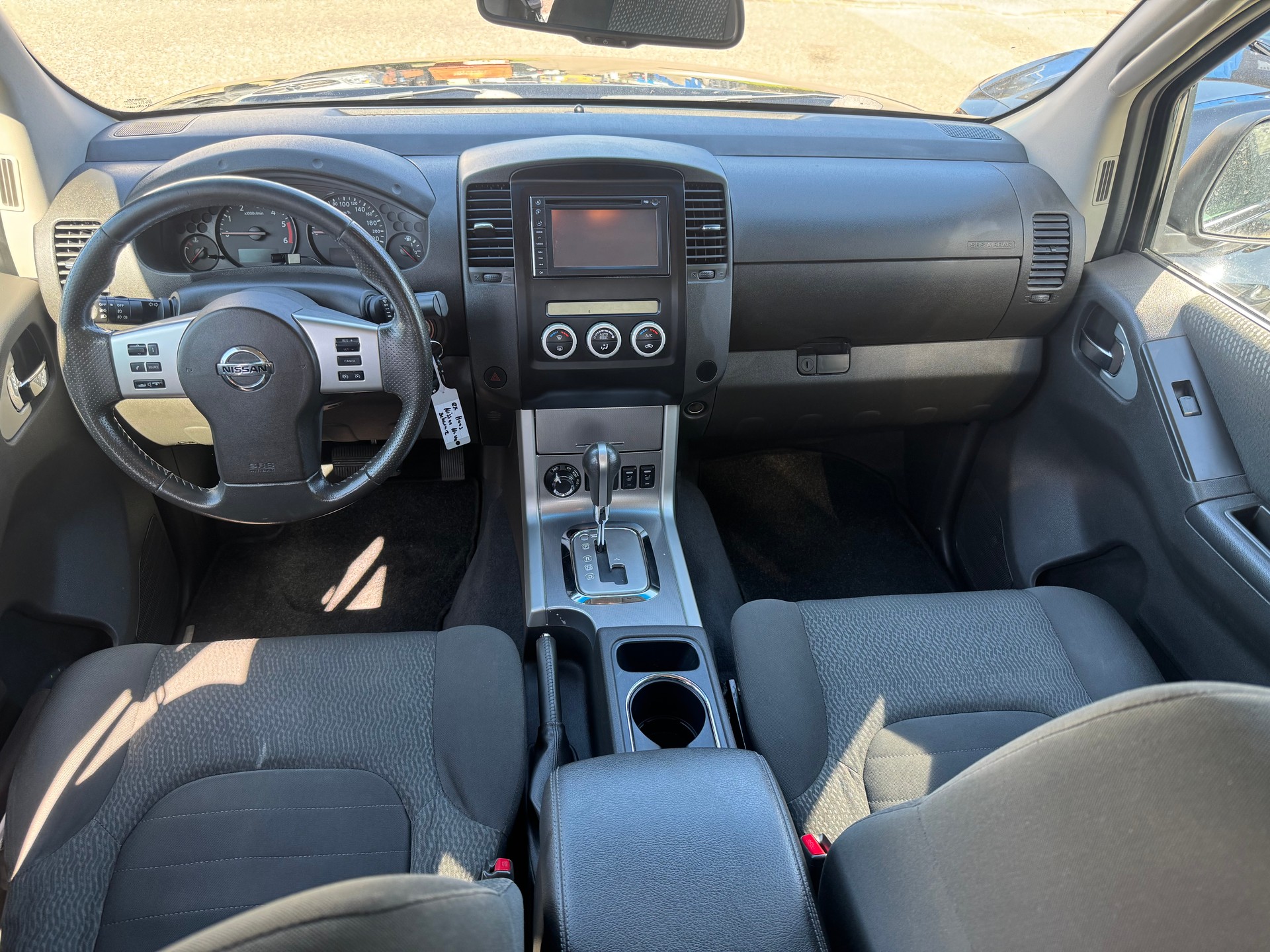 NISSAN Navara Double Cab 2.5 dCi 4WD Automat-image-18