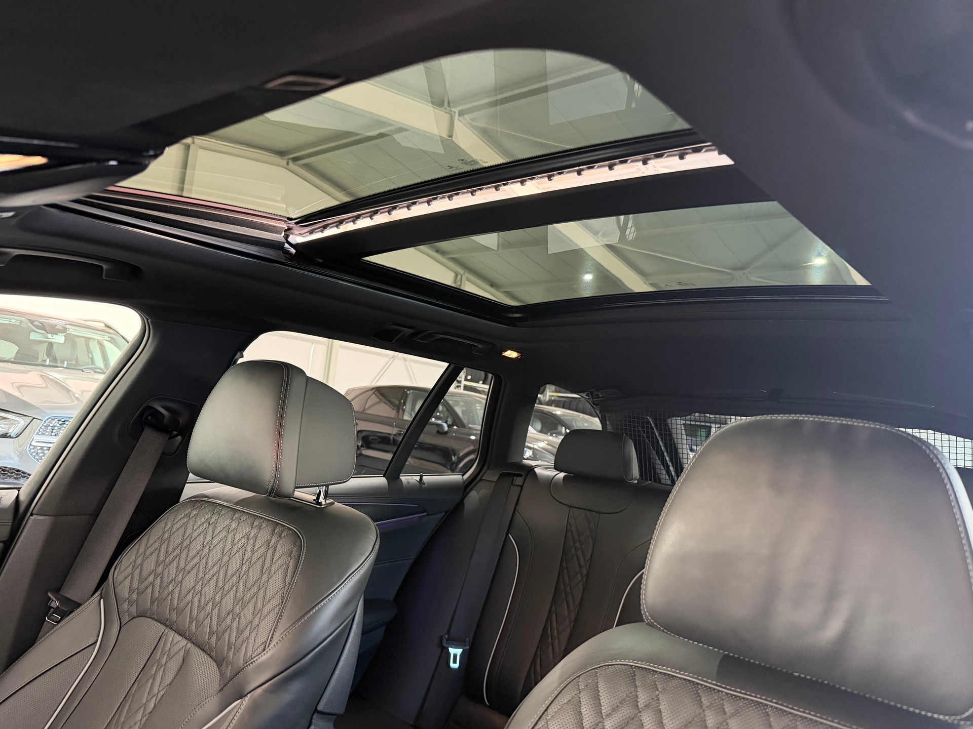 BMW 540d xDrive 48V Touring Pure M Sport Steptronic-image-21