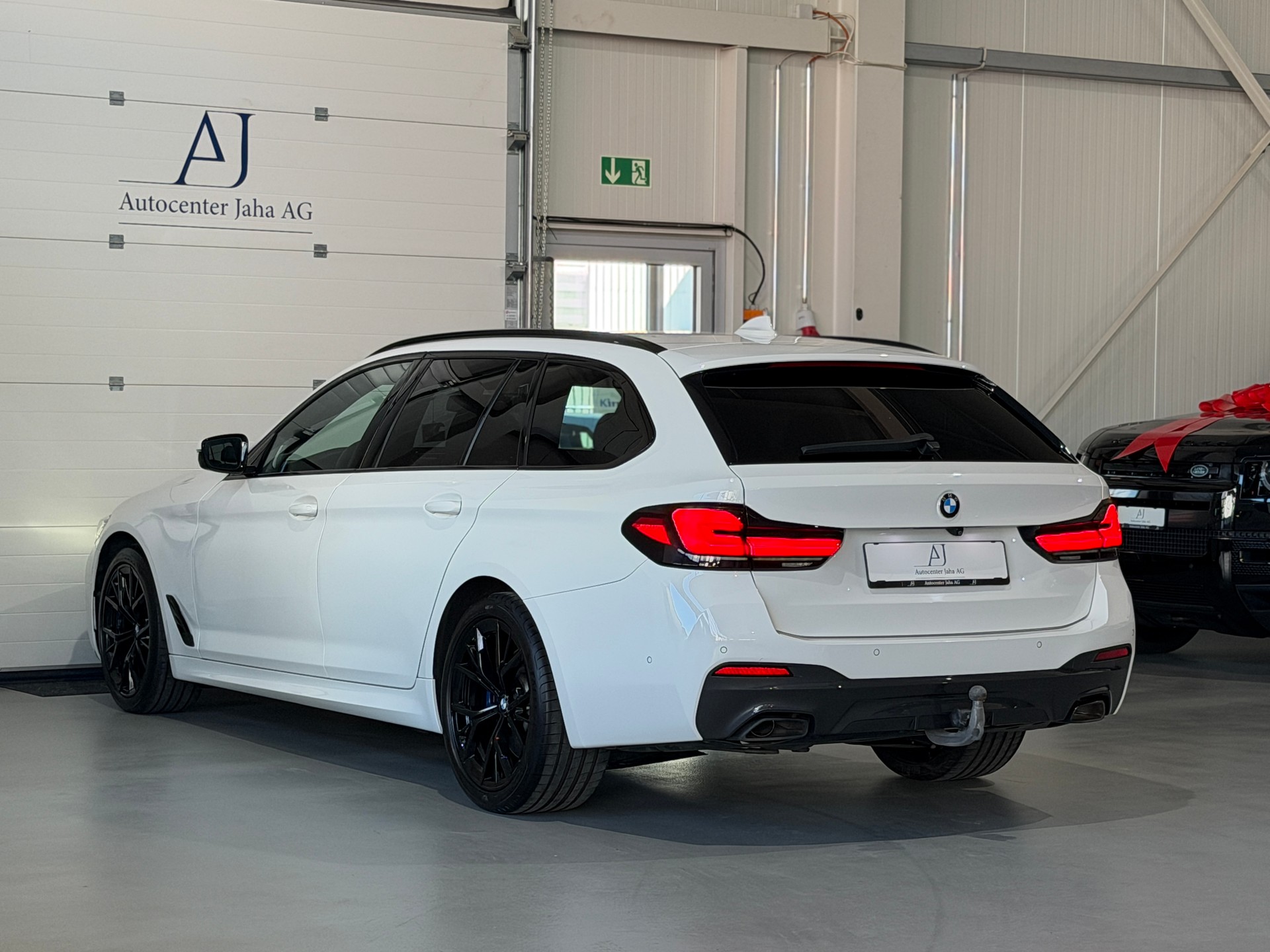 BMW 540d xDrive 48V Touring Pure M Sport Steptronic-image-27