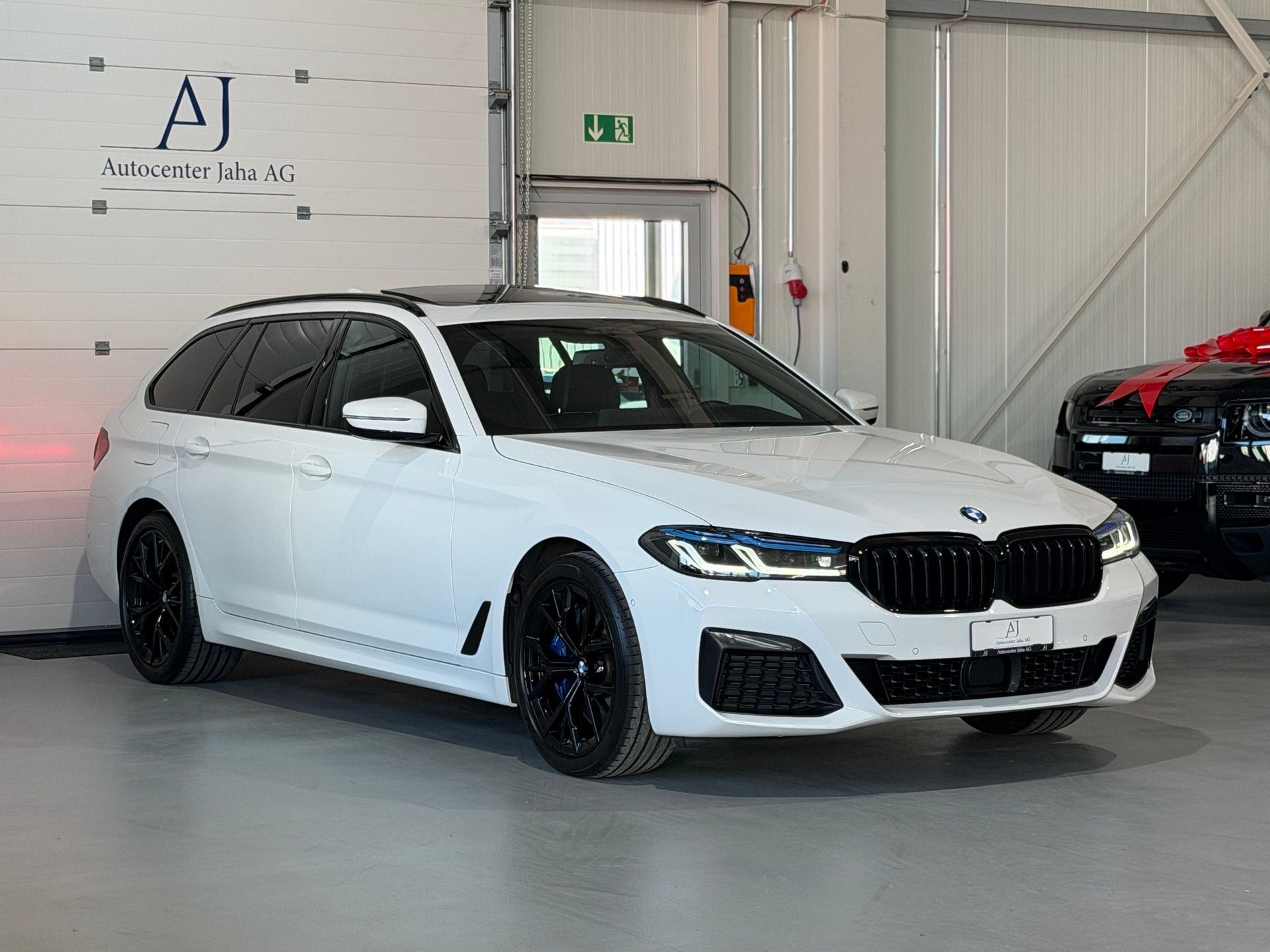 BMW 540d xDrive 48V Touring Pure M Sport Steptronic-image-4