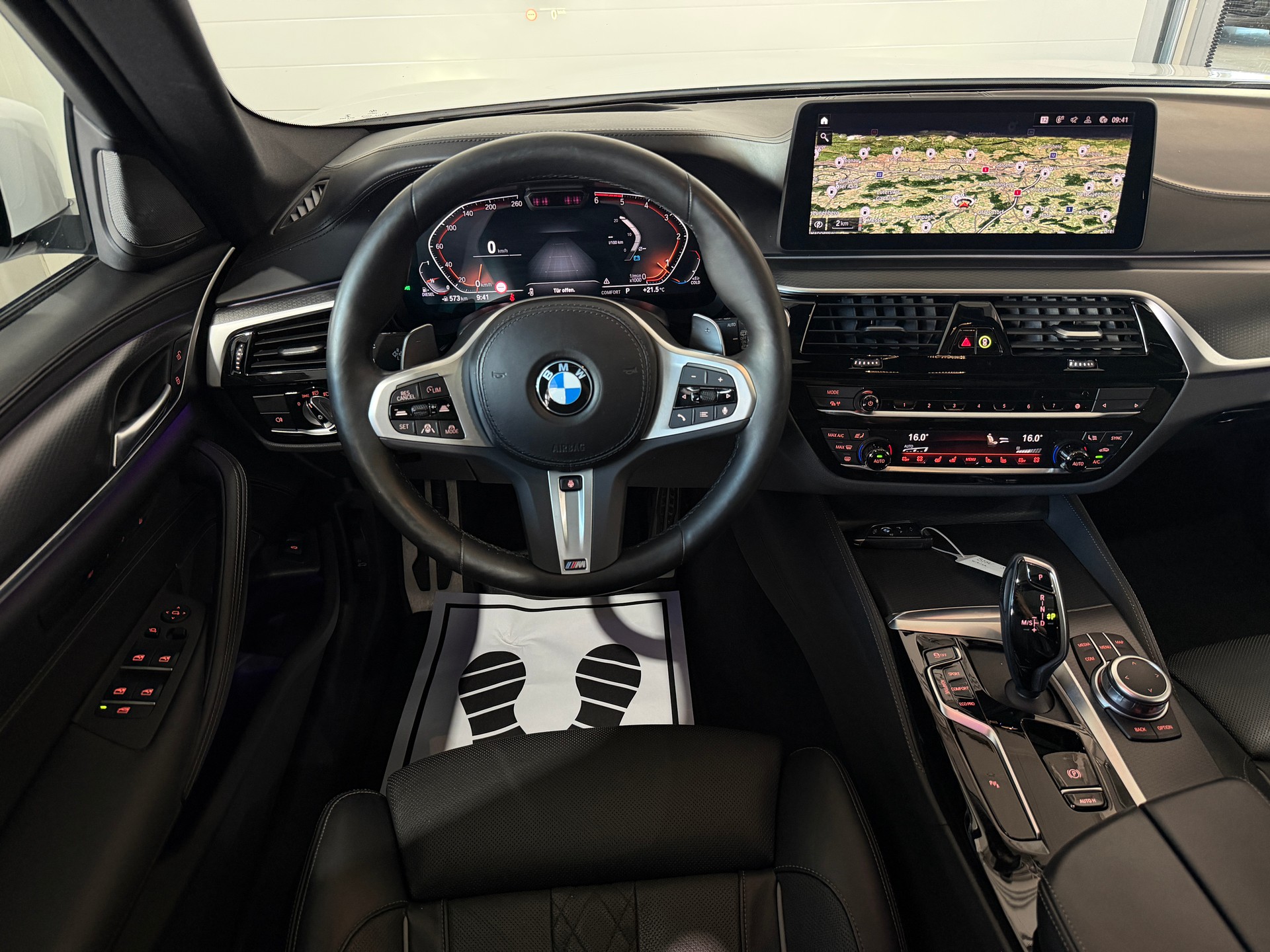 BMW 540d xDrive 48V Touring Pure M Sport Steptronic-image-10