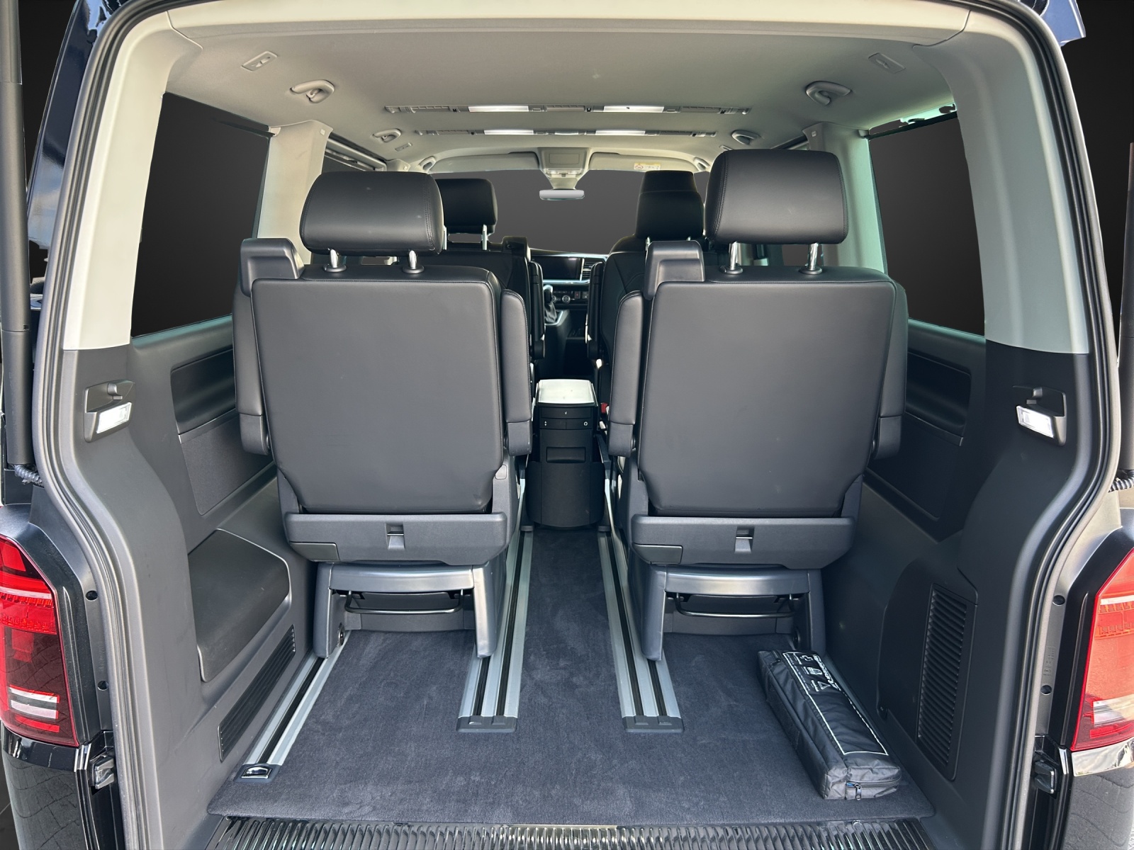 VW T6.1 Multivan 2.0 Bi-TDI Highline 4Motion DSG-image-10