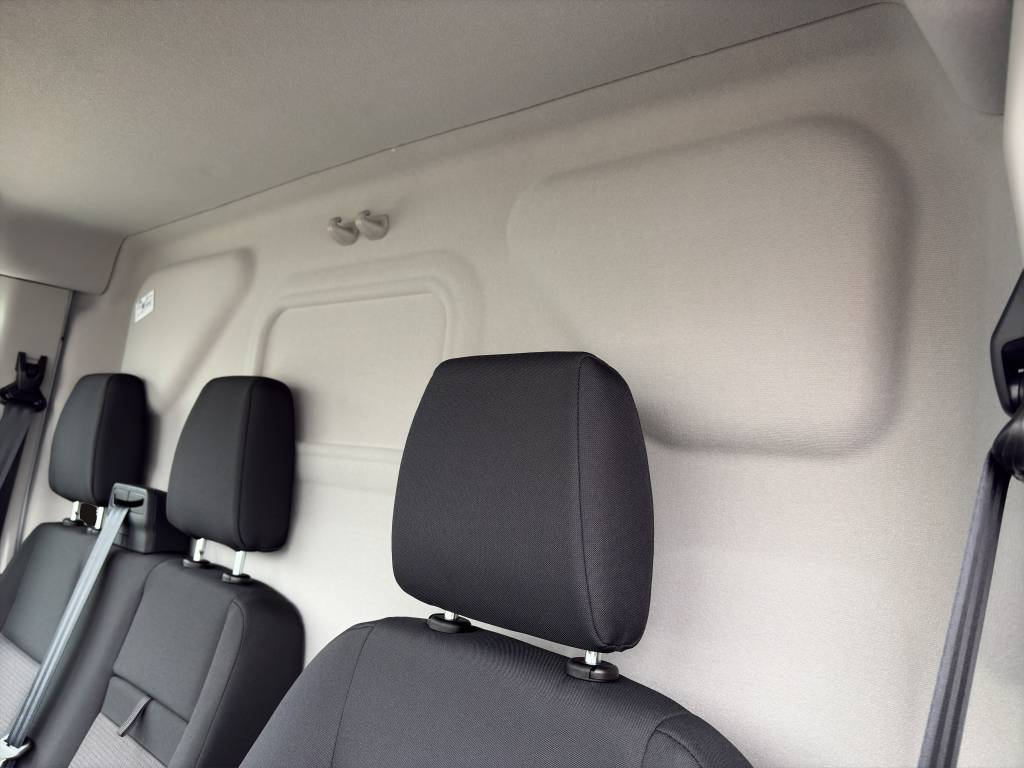FORD E-Transit Van 350 L3 Basis RWD 68kWh-image-9