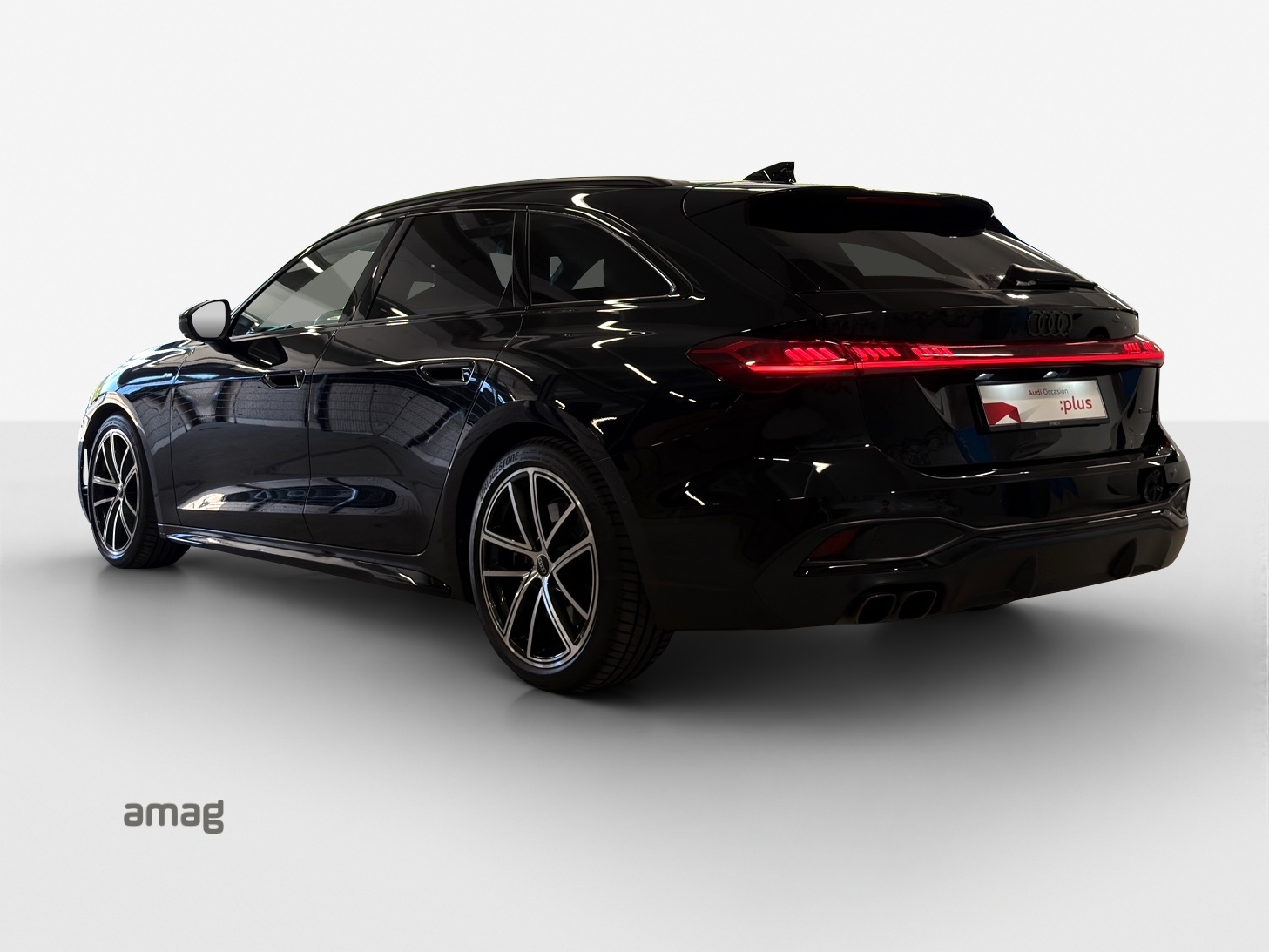 AUDI A5 Avant TDI quattro 150 kW S tronic-image-2
