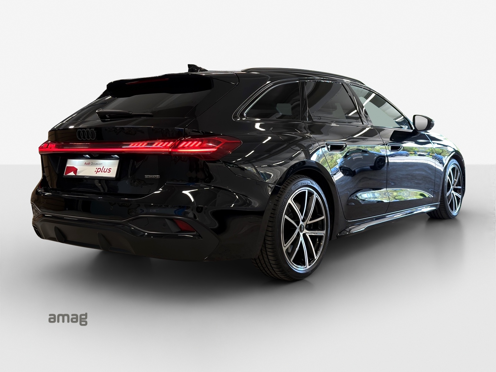 AUDI A5 Avant TDI quattro 150 kW S tronic-image-4