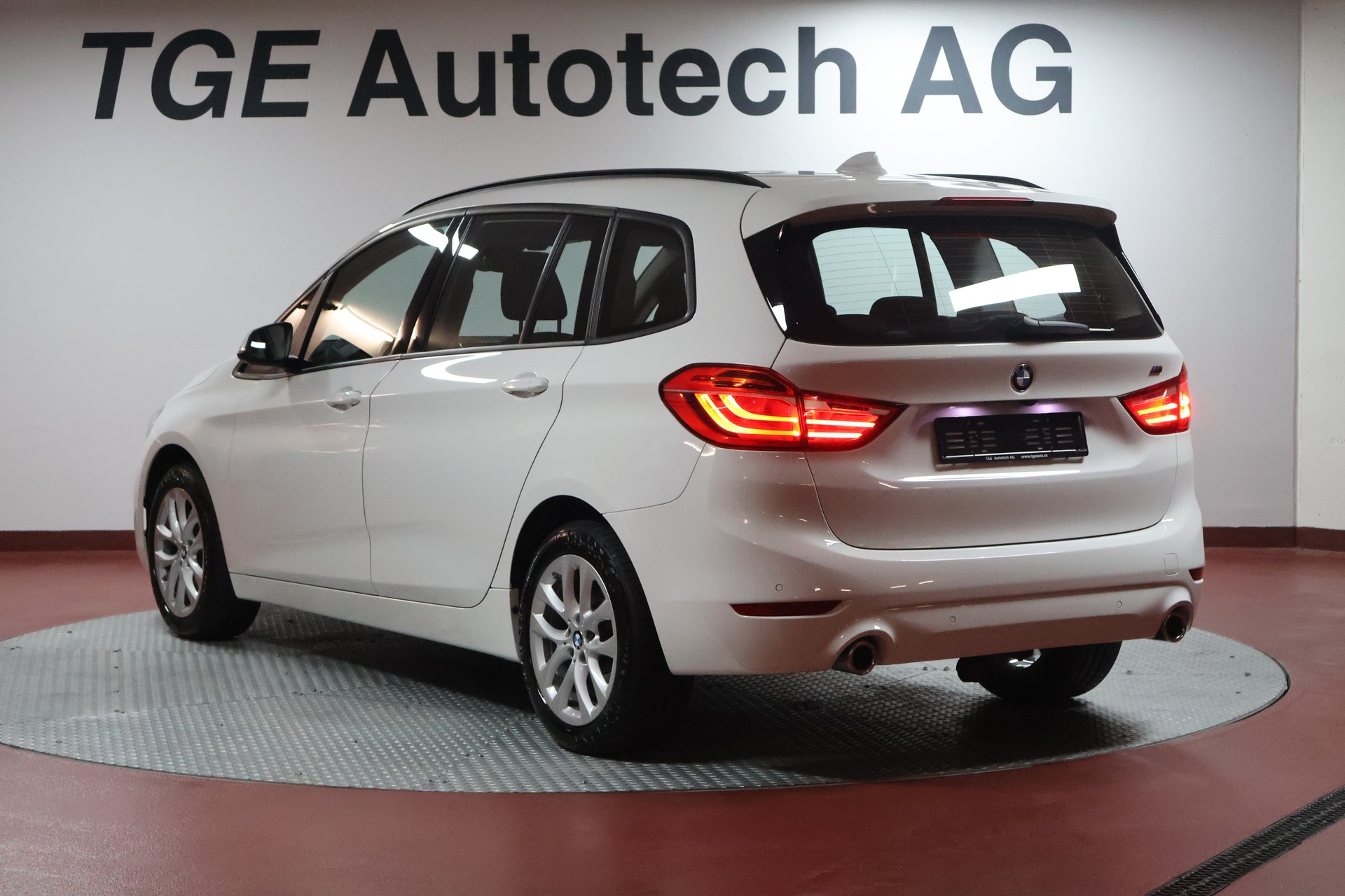 BMW 218d xDrive Gran Tourer Steptronic-image-19