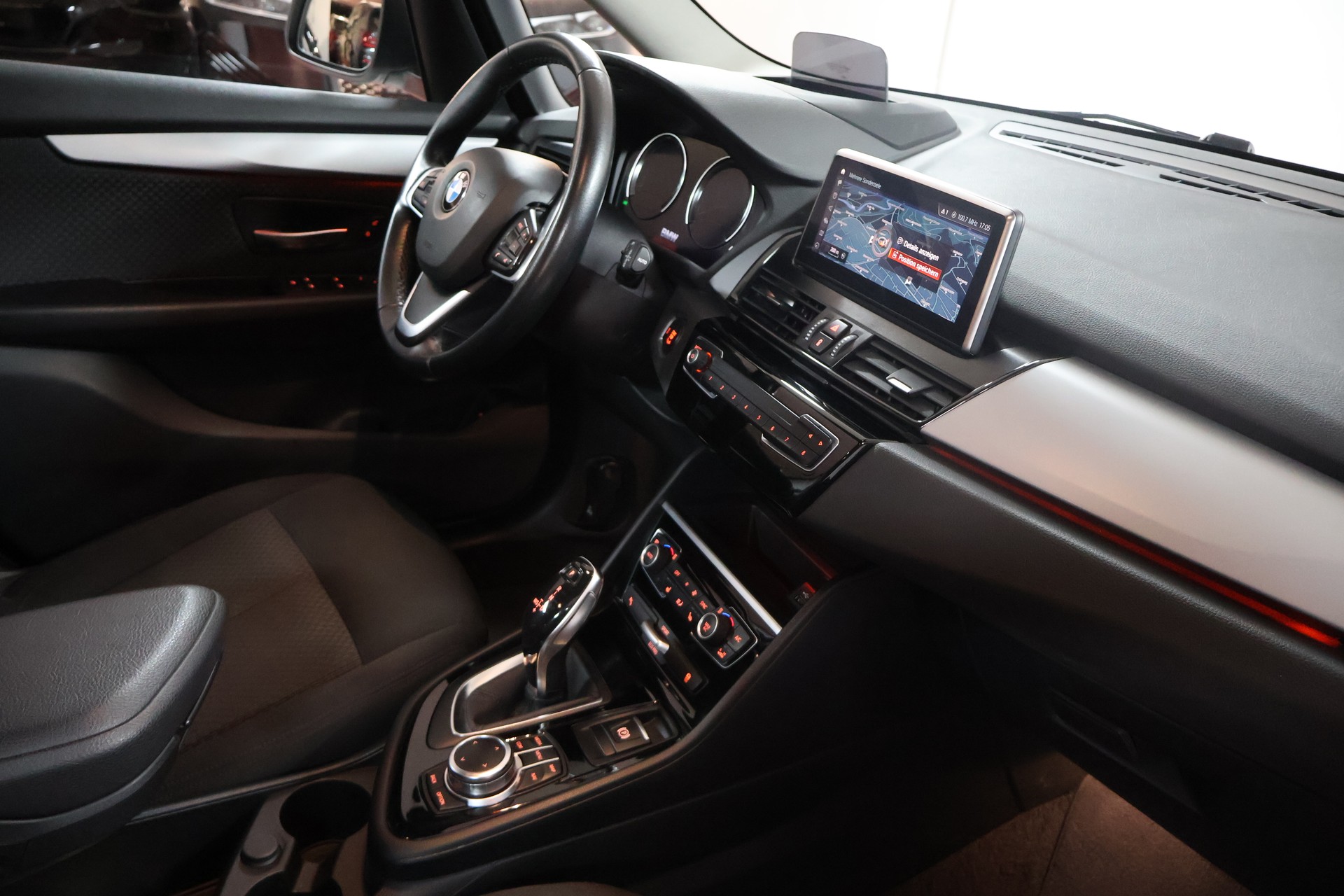 BMW 218d xDrive Gran Tourer Steptronic-image-9