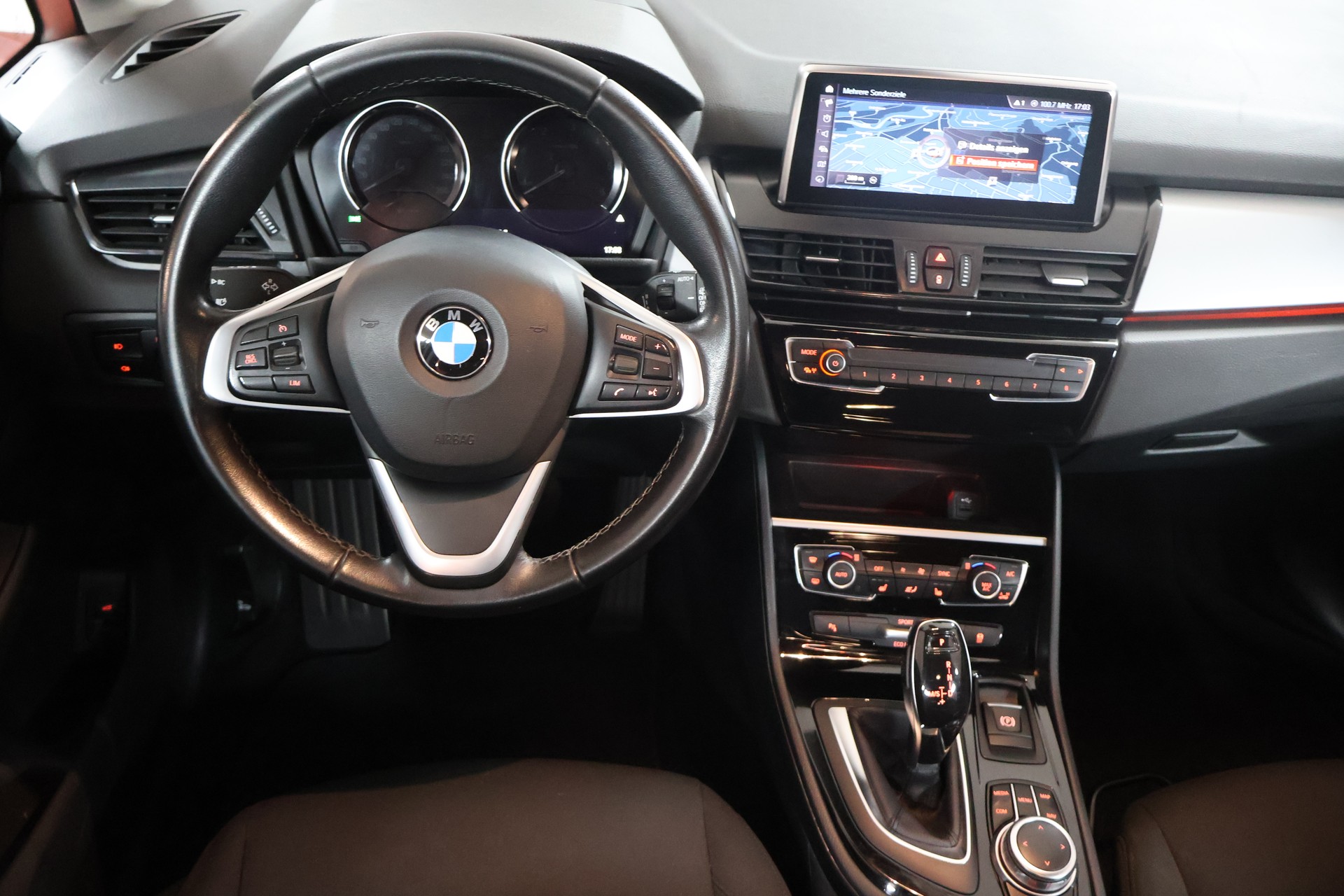 BMW 218d xDrive Gran Tourer Steptronic-image-7