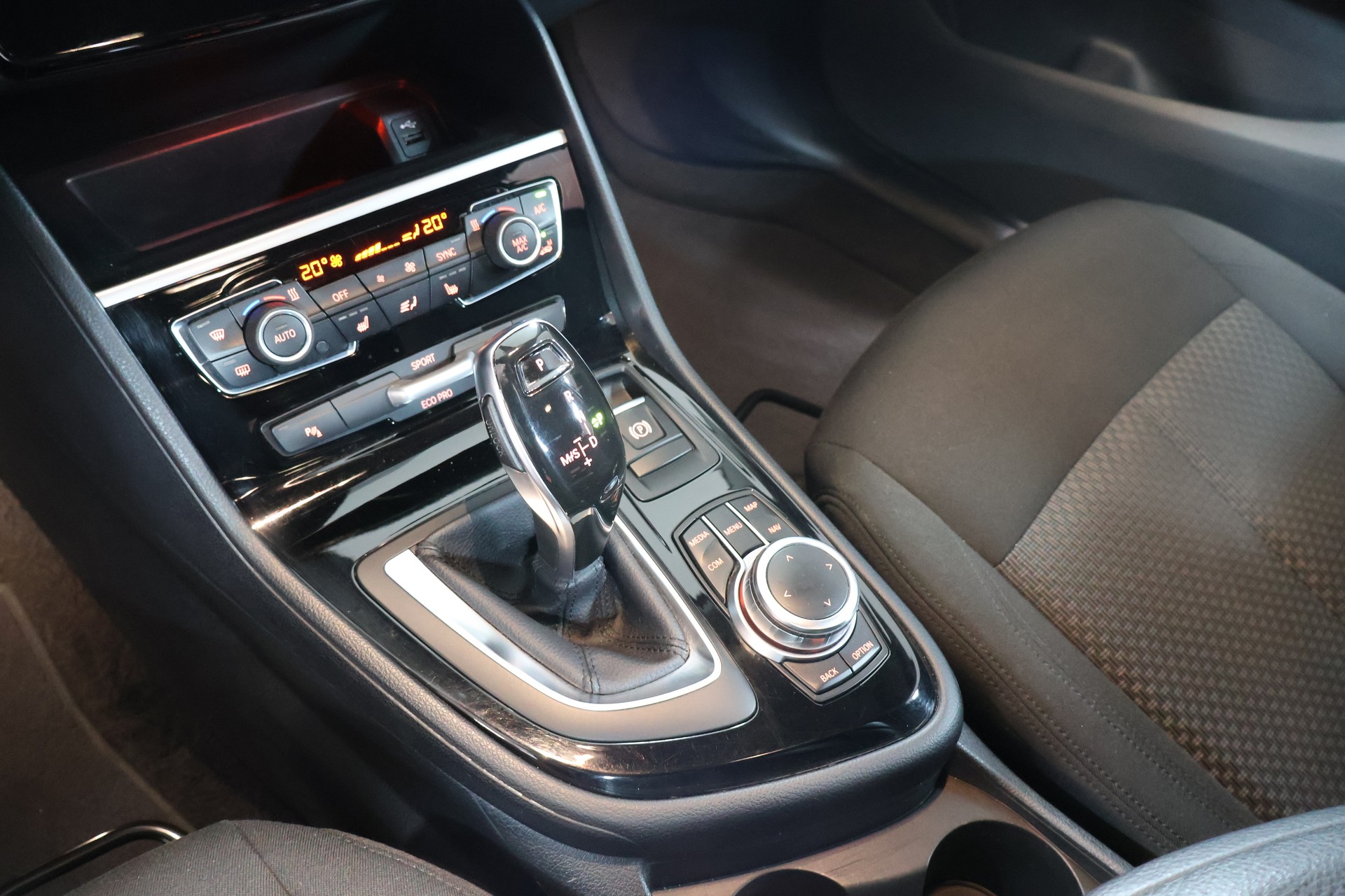 BMW 218d xDrive Gran Tourer Steptronic-image-10
