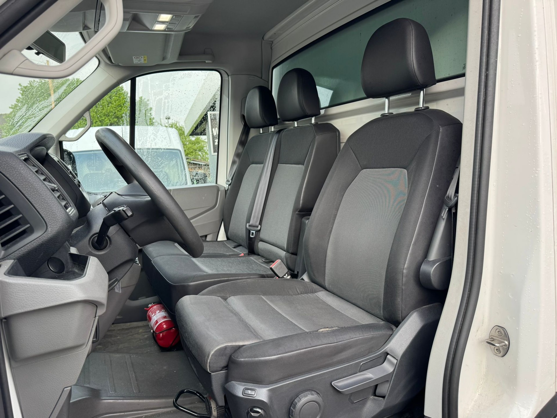 VW Crafter 35 2.0 TDI L4-image-10