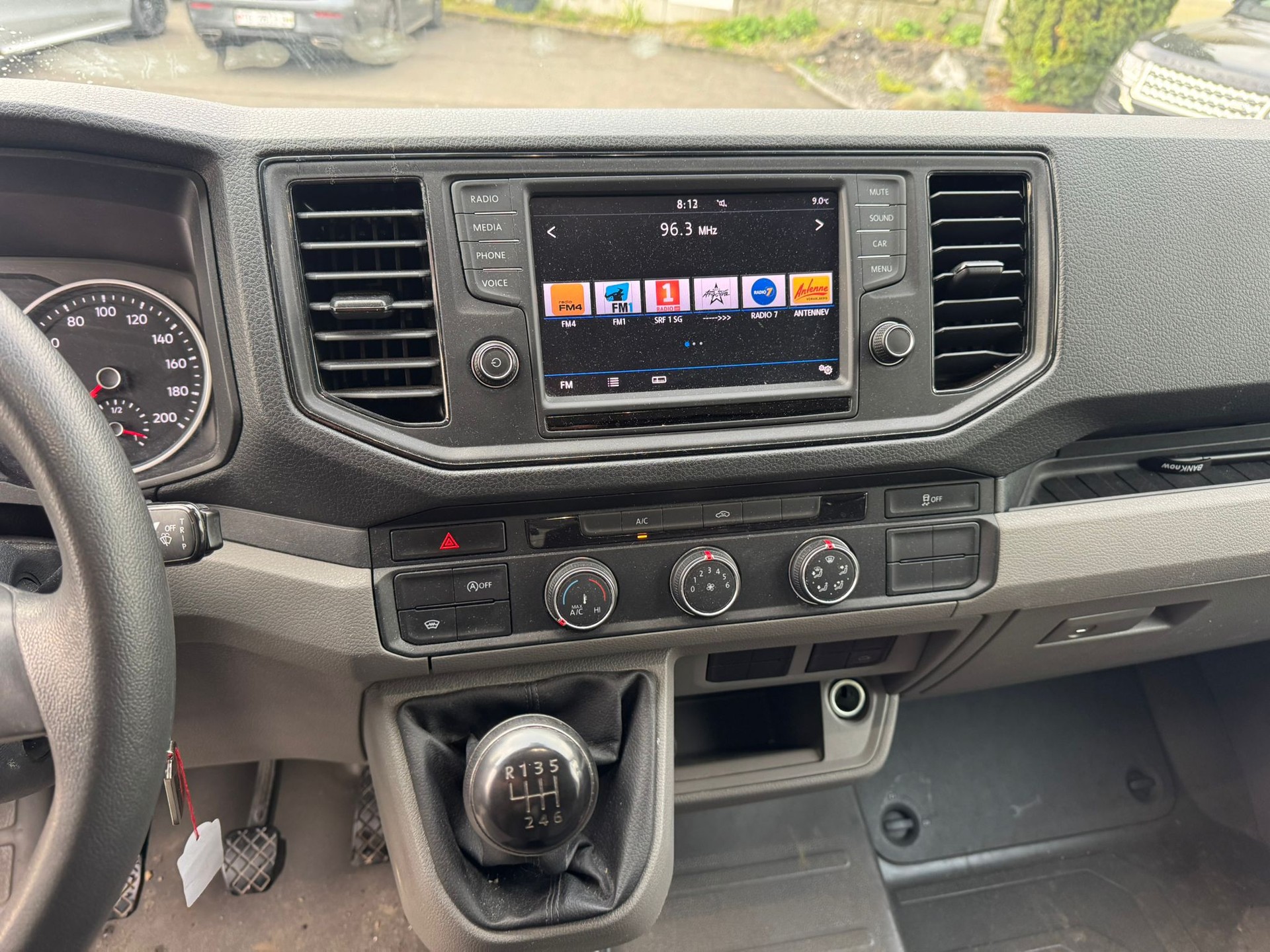 VW Crafter 35 2.0 TDI L4-image-14
