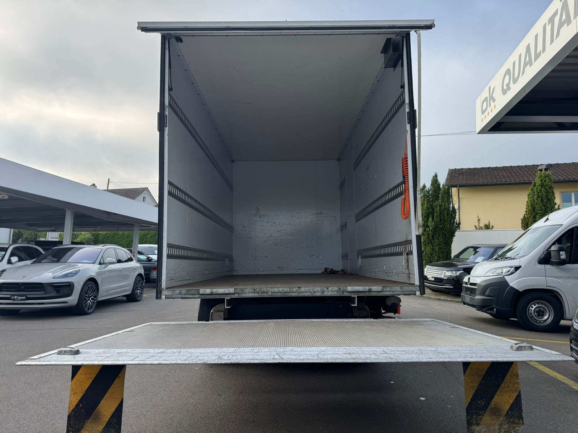 VW Crafter 35 2.0 TDI L4-image-8