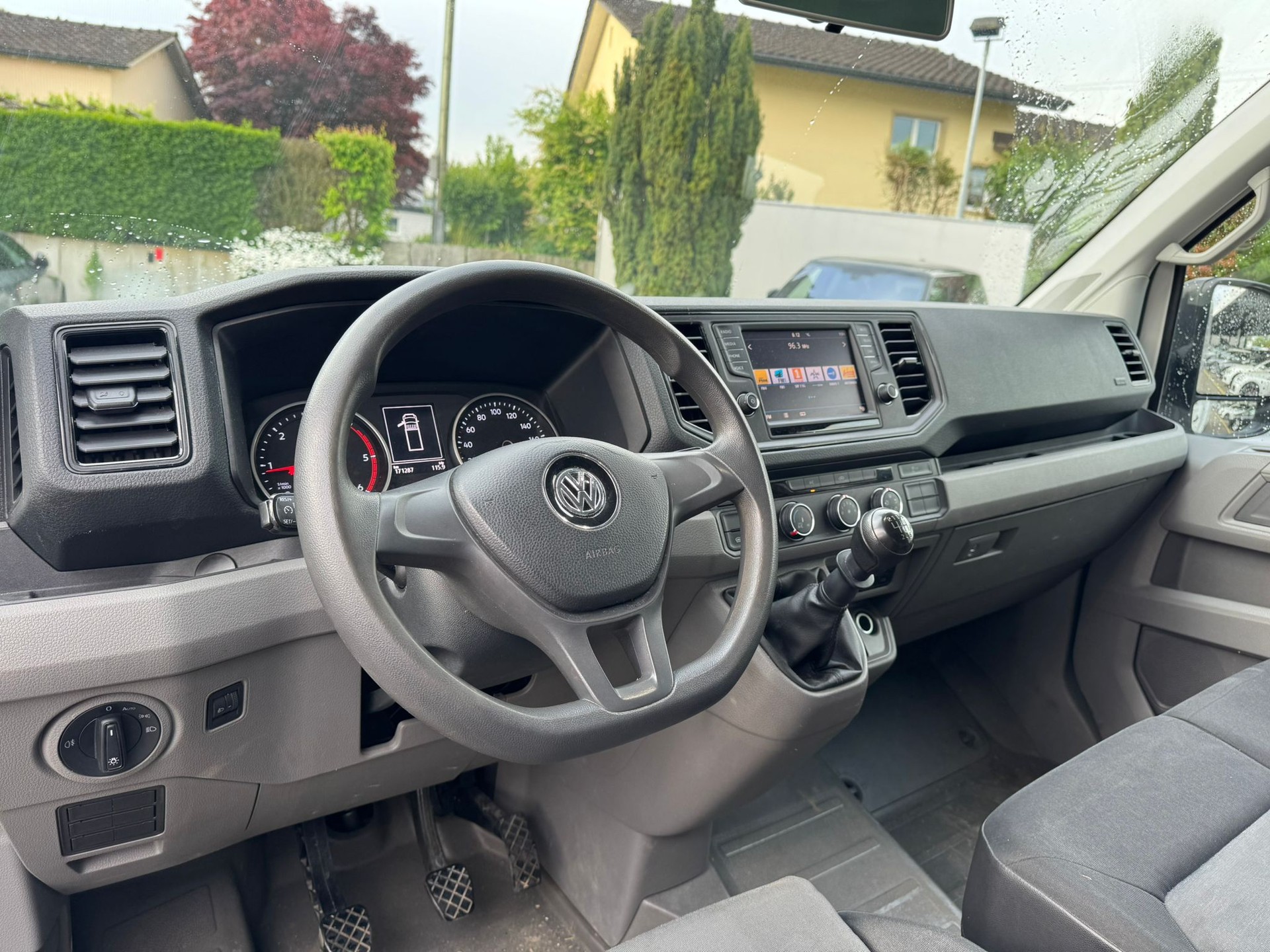 VW Crafter 35 2.0 TDI L4-image-12