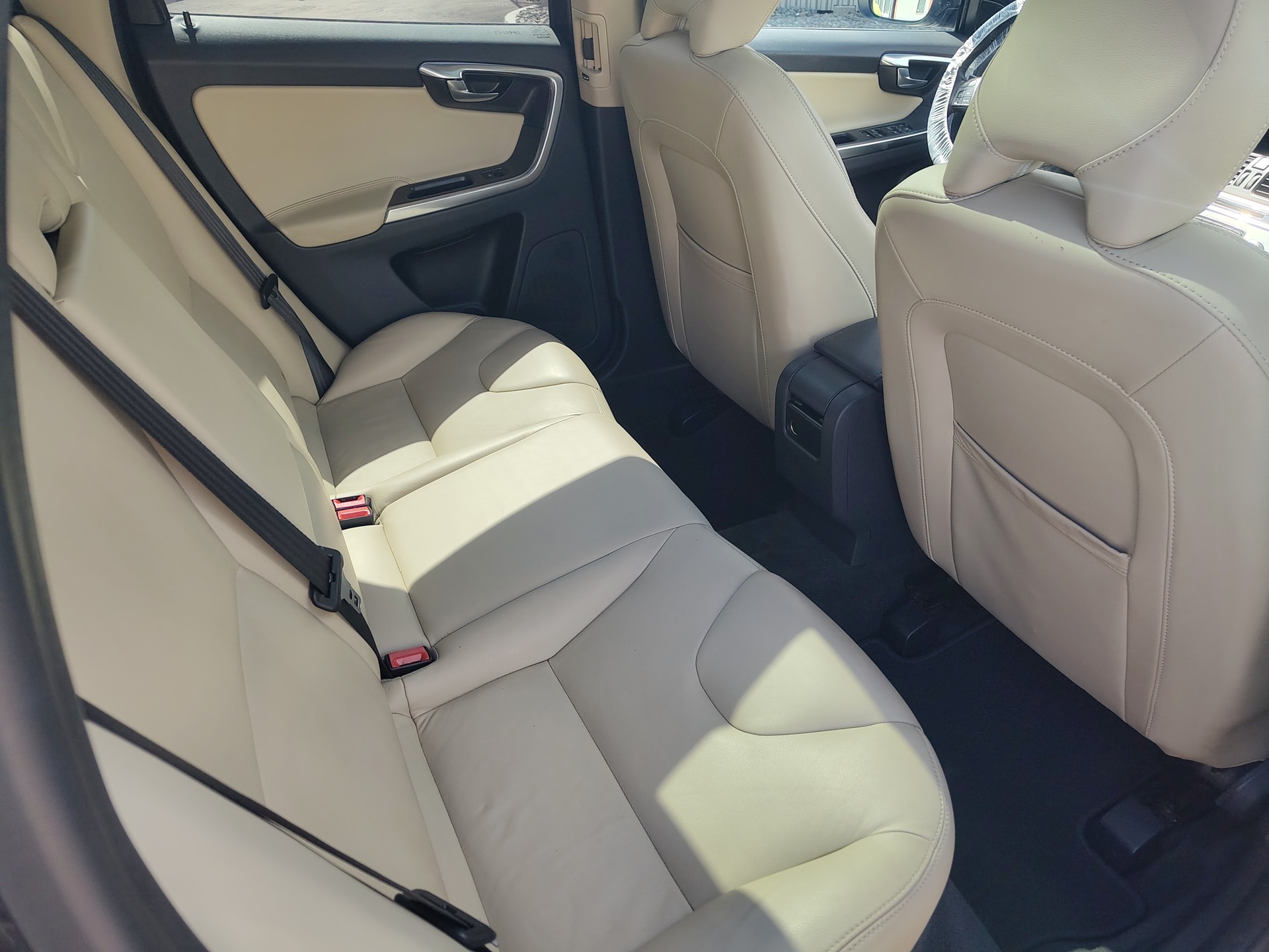 VOLVO XC60 D4 Summum Geartronic-image-9