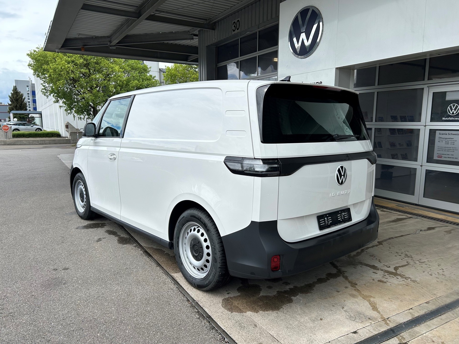 VW ID. Buzz Cargo-showroom-element-2