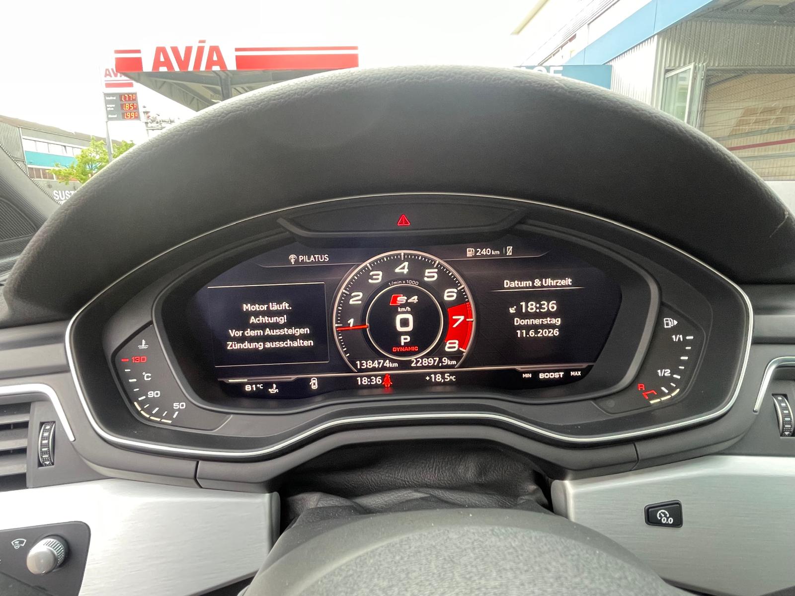 AUDI S4 Avant 3.0 TFSI quattro tiptronic-image-16