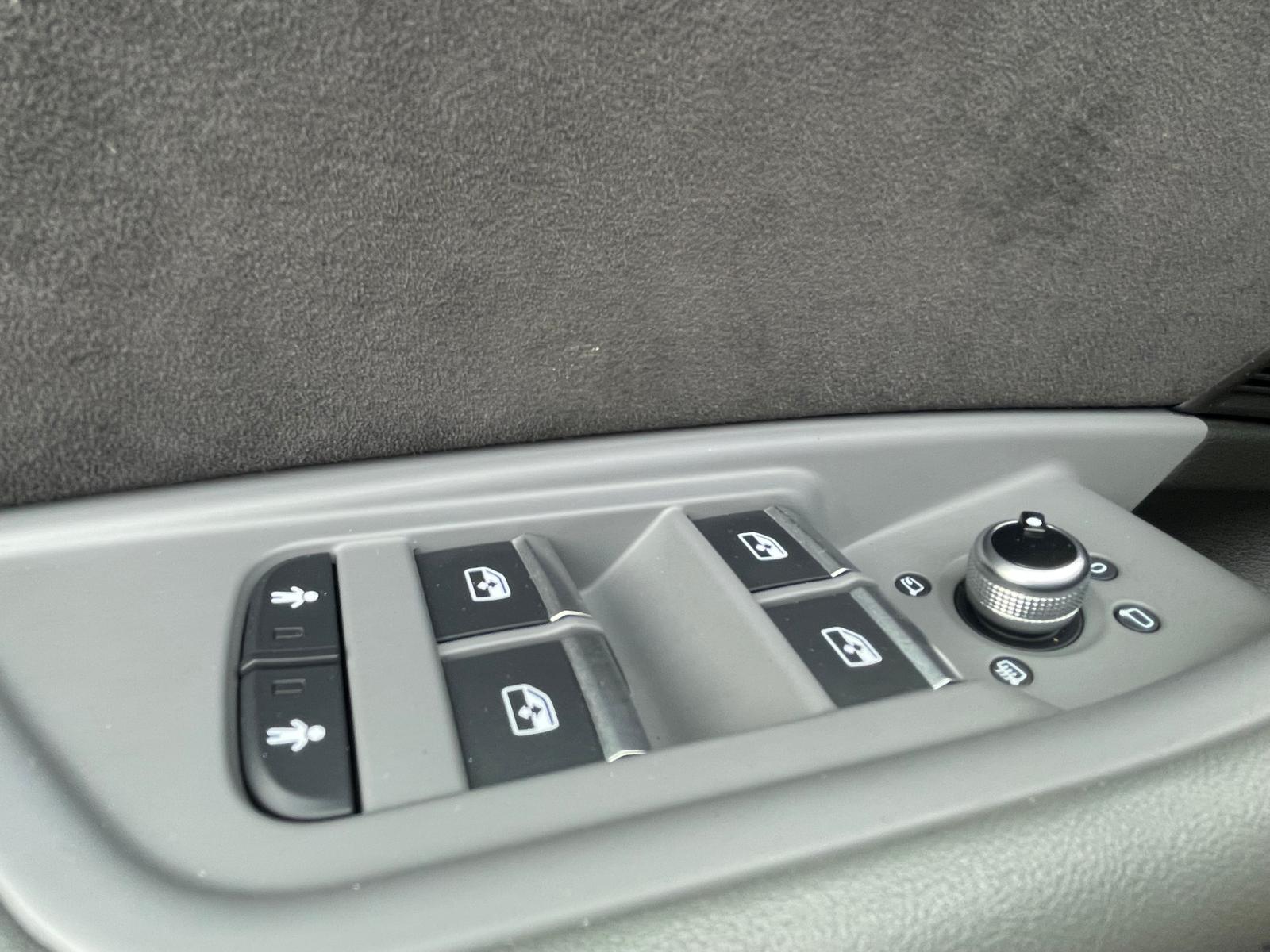 AUDI S4 Avant 3.0 TFSI quattro tiptronic-image-19